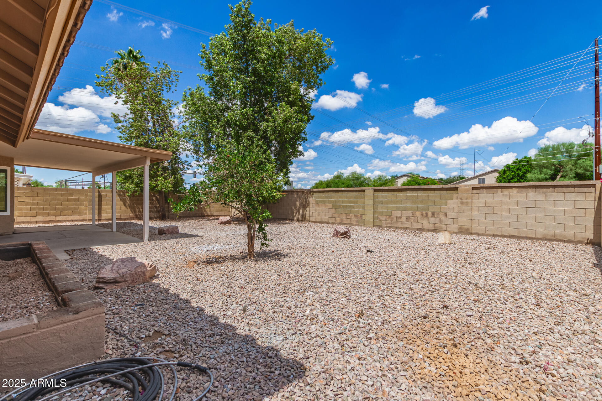 325 N REDROCK Street