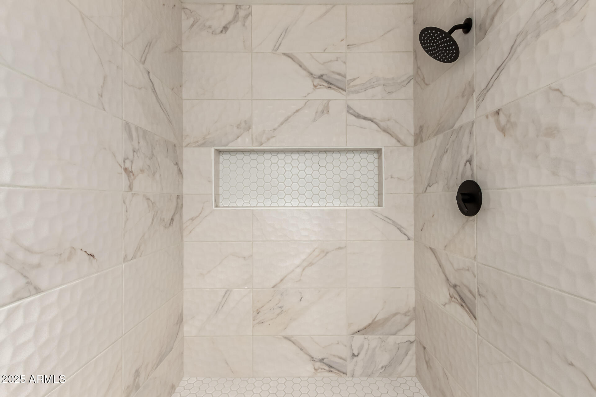 325 N REDROCK Street