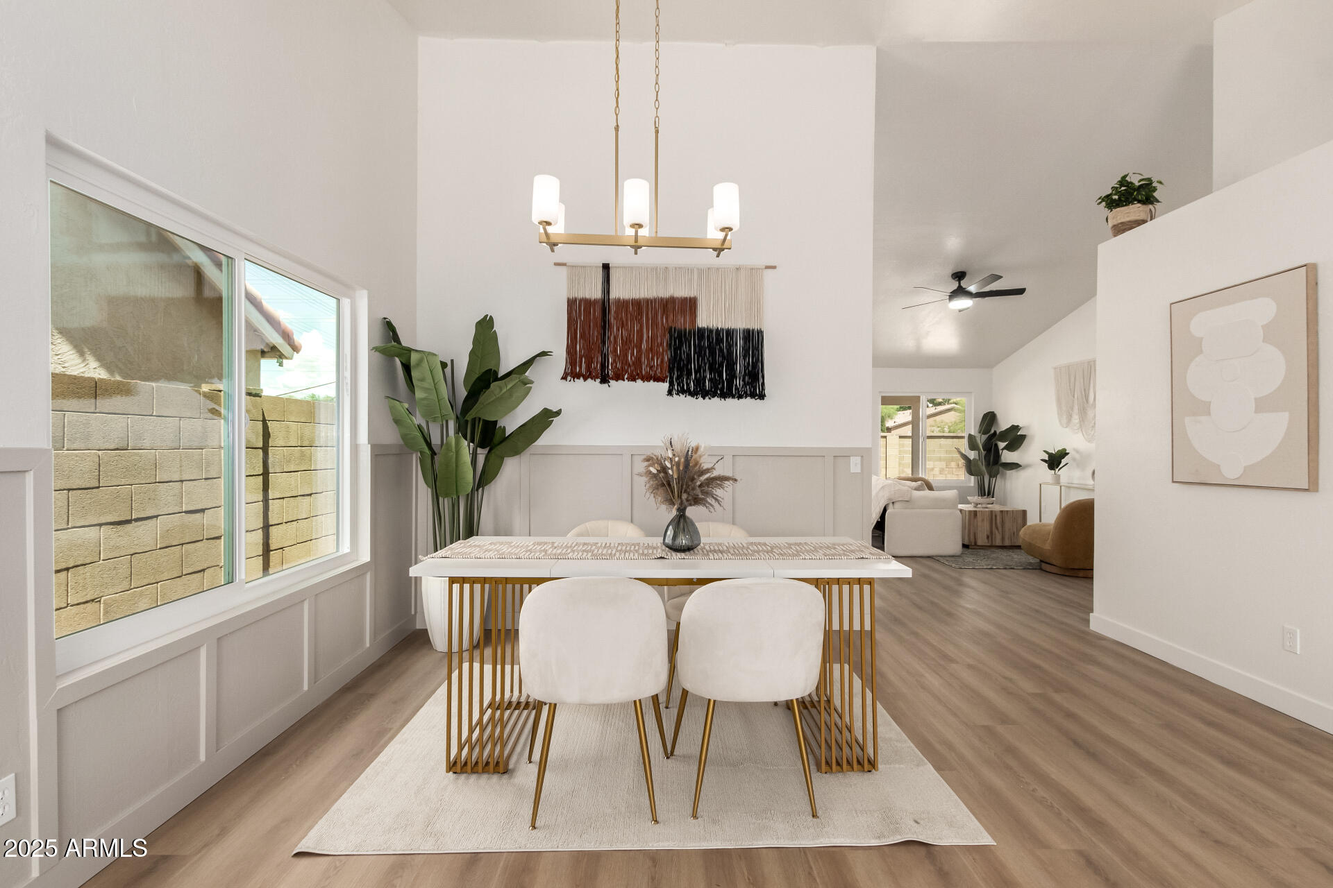 325 N REDROCK Street