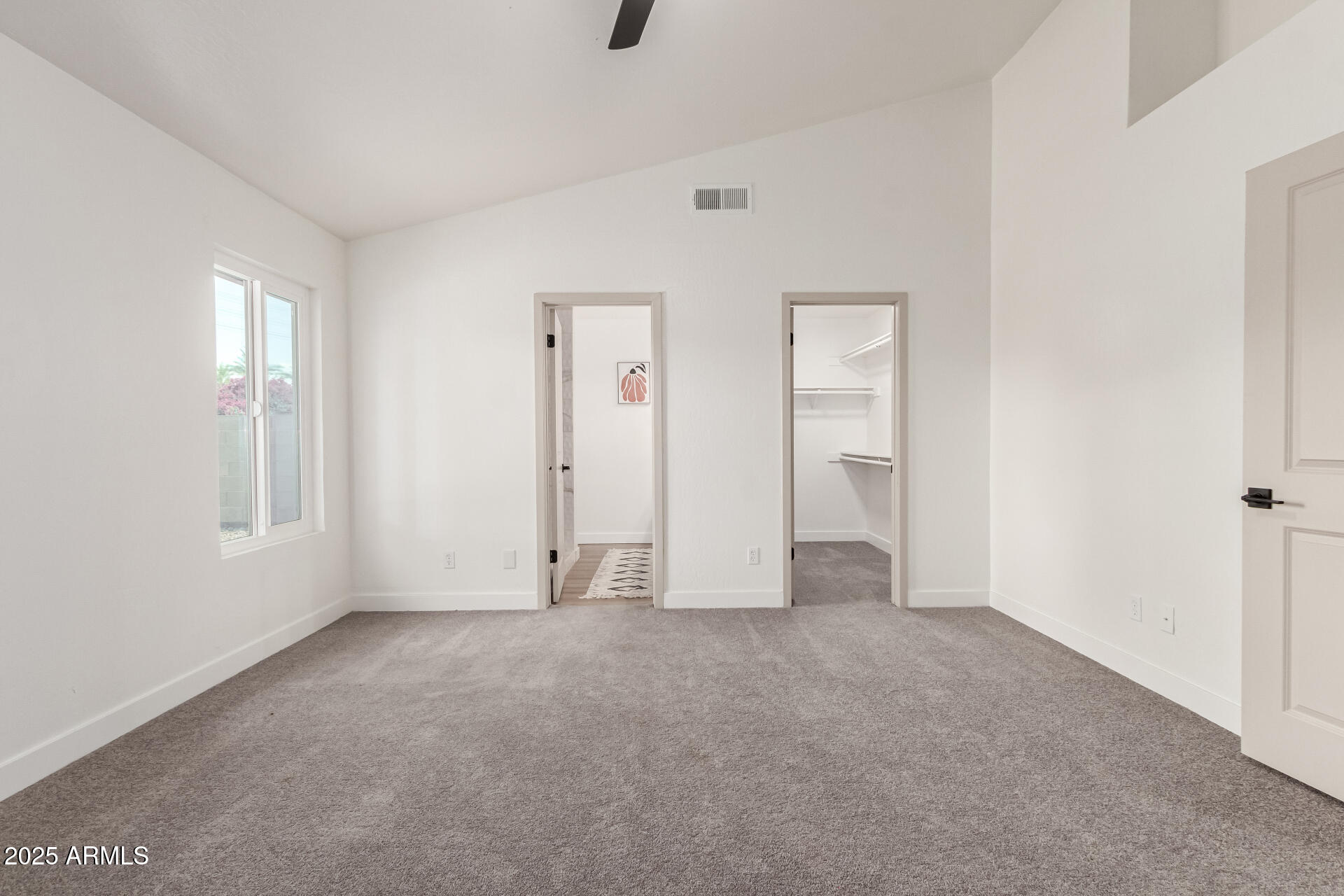 325 N REDROCK Street