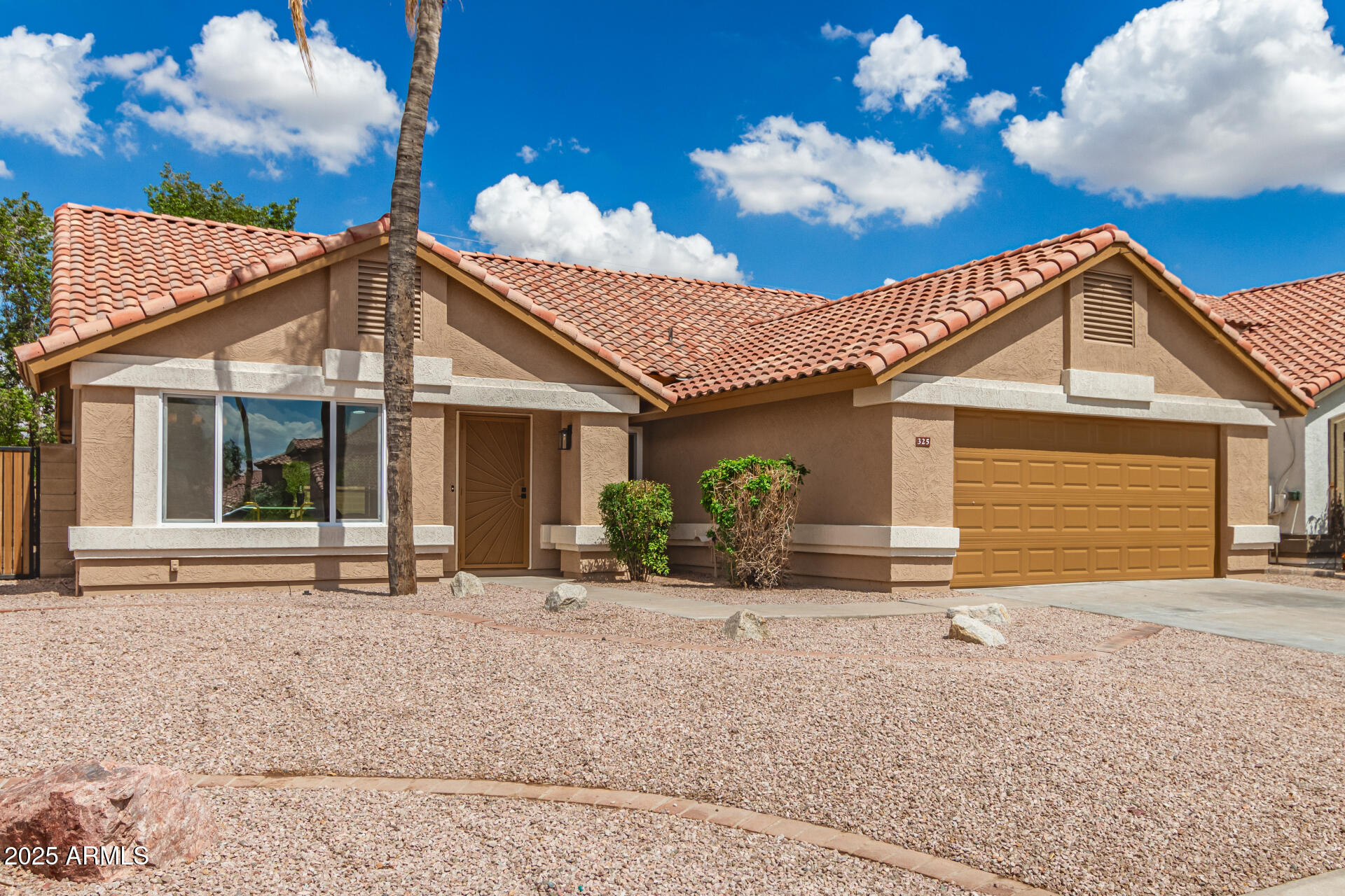 325 N REDROCK Street