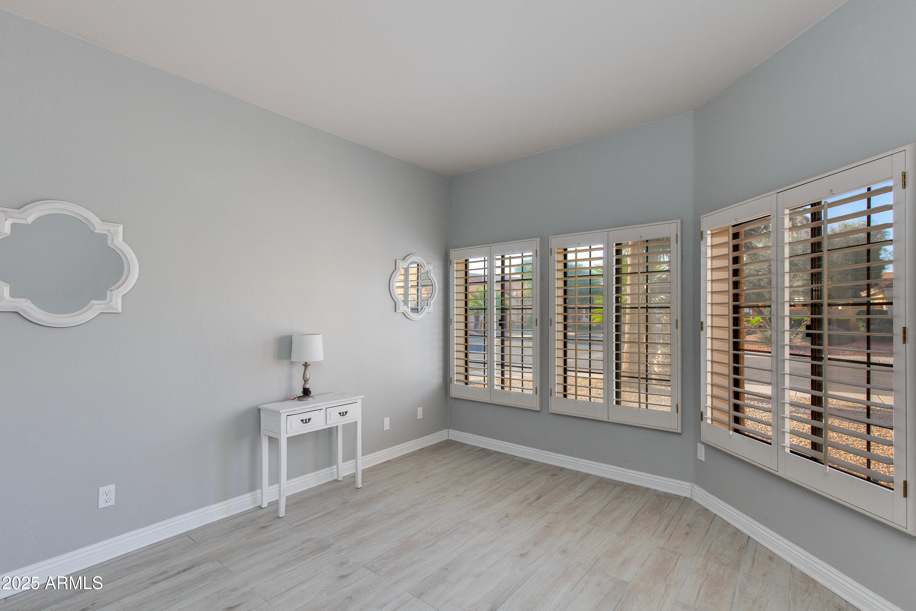 5803 E SANDRA Terrace