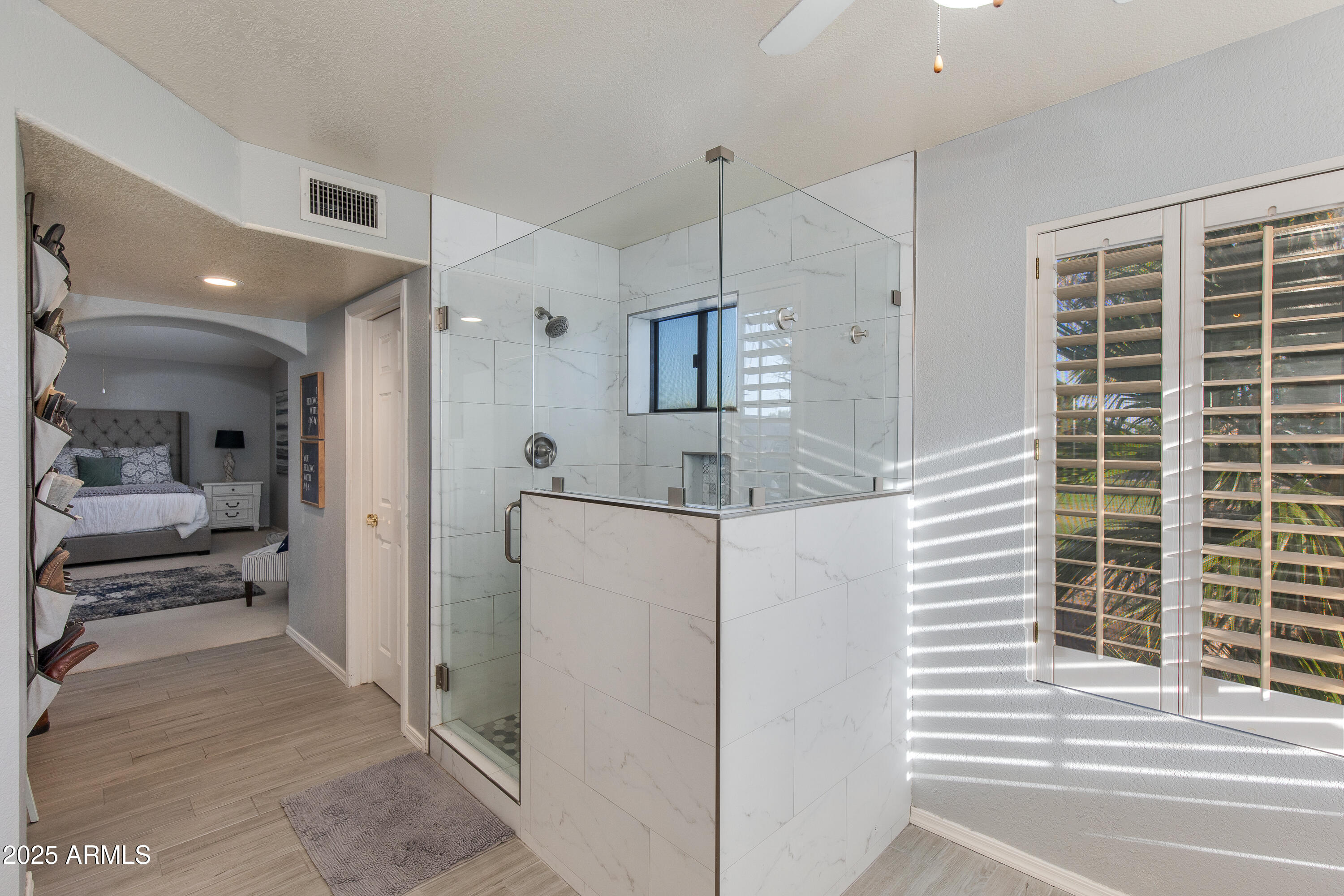 5803 E SANDRA Terrace