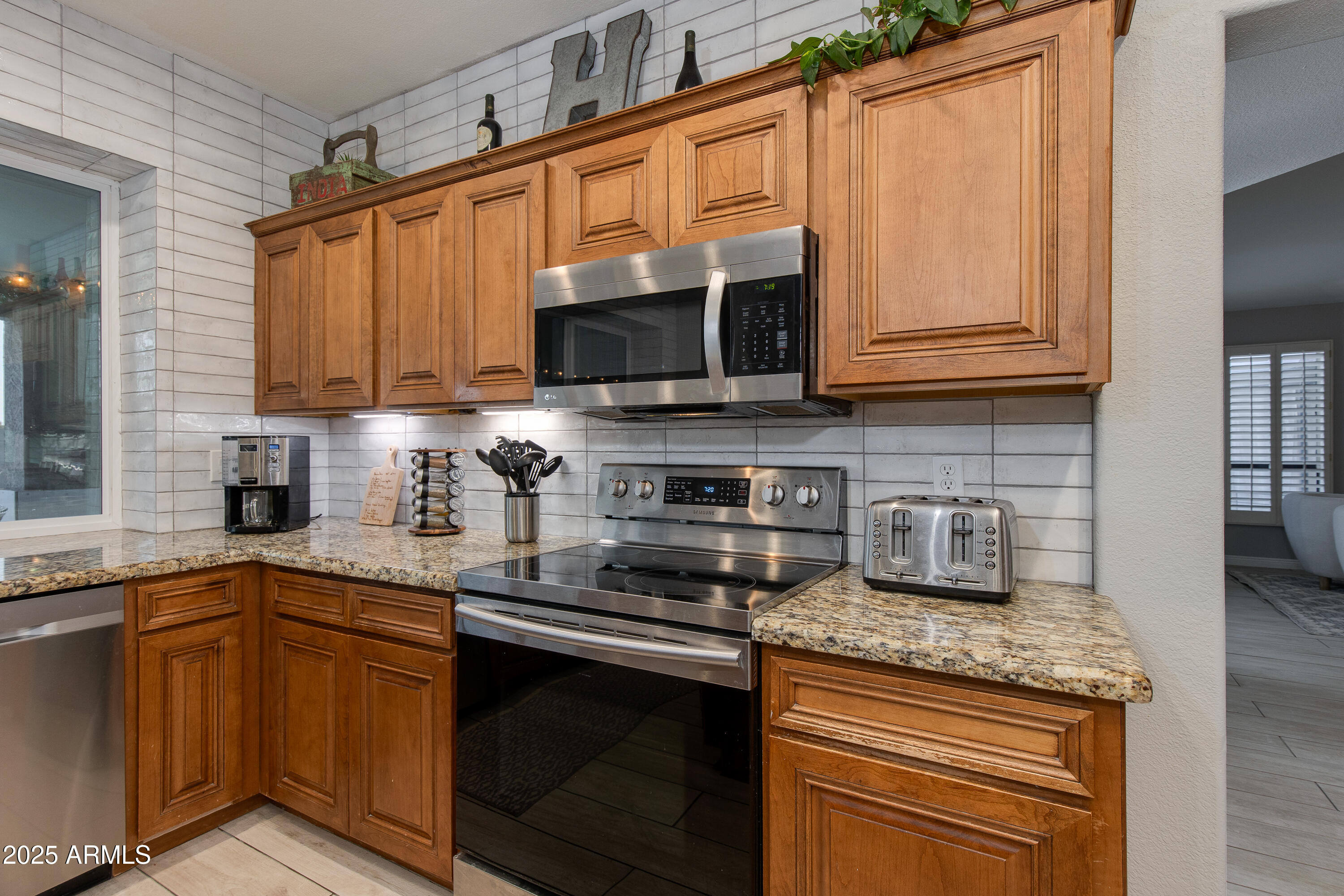 5803 E SANDRA Terrace