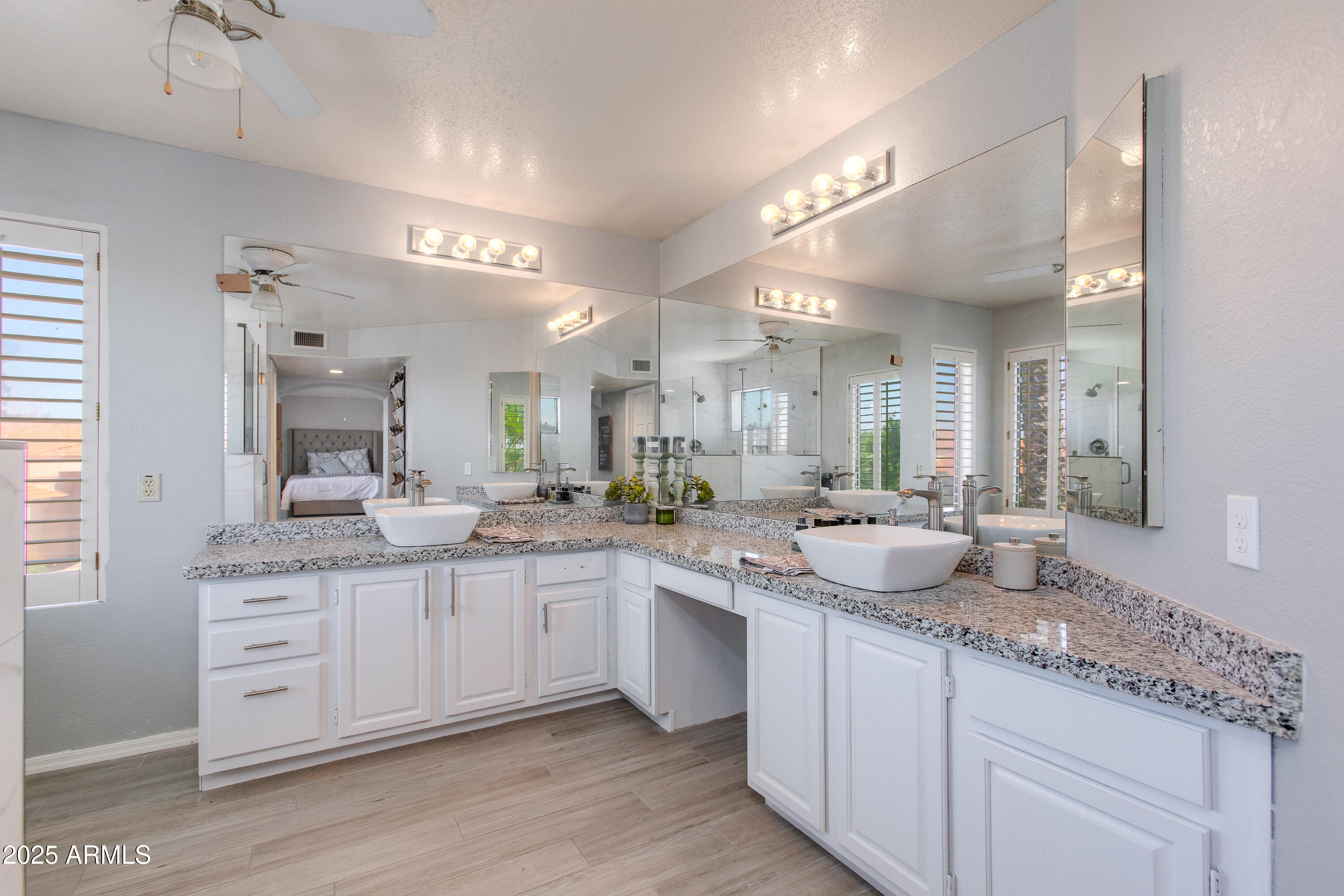 5803 E SANDRA Terrace