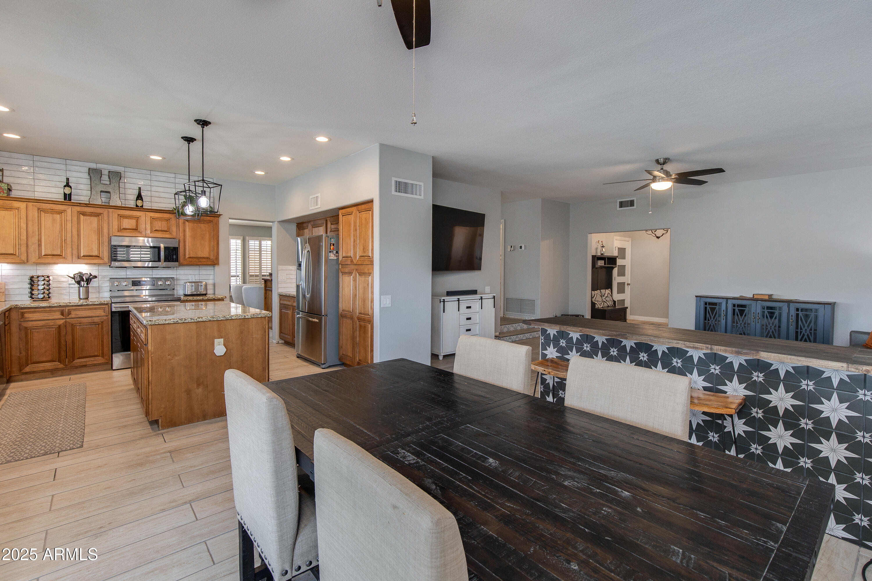 5803 E SANDRA Terrace