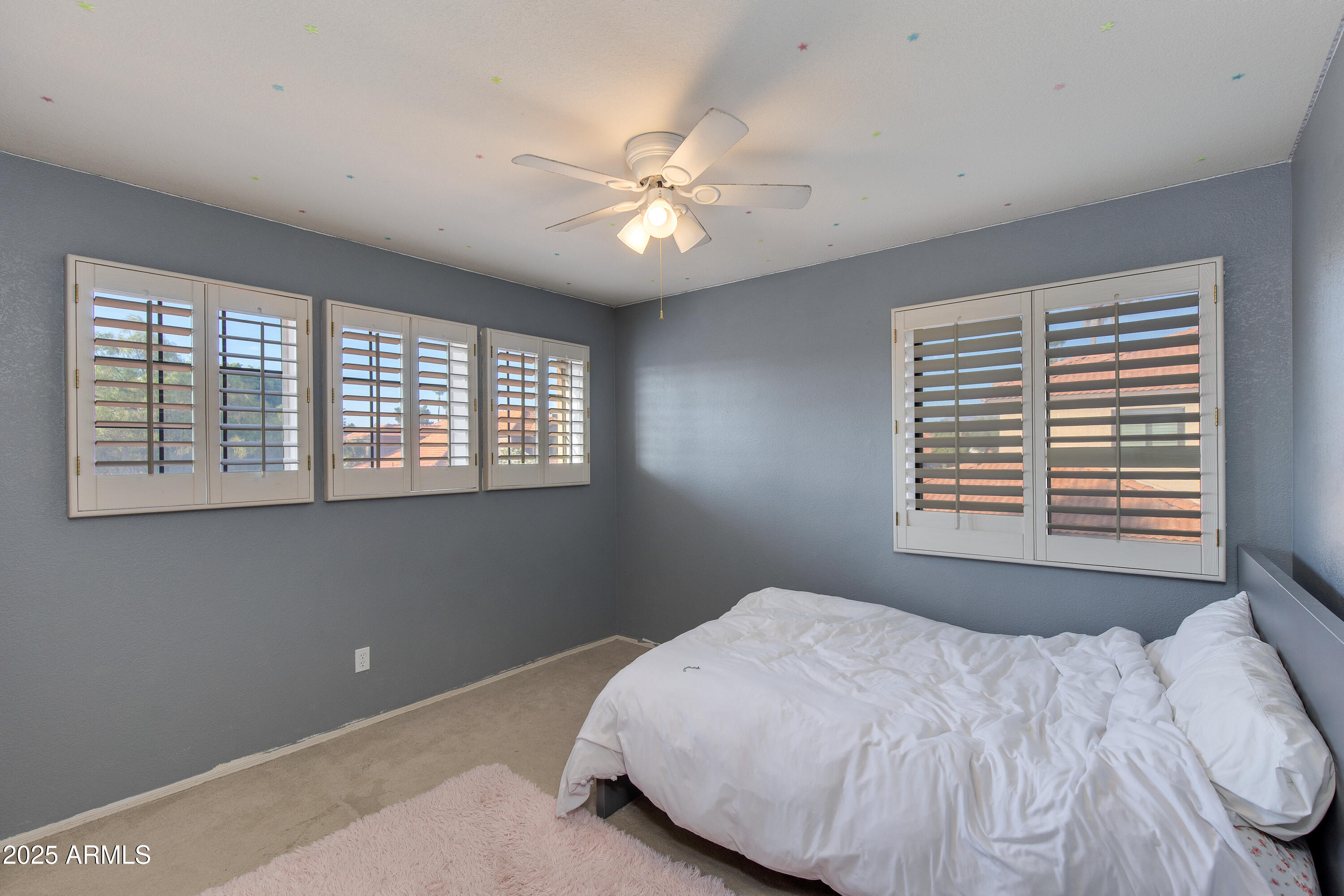 5803 E SANDRA Terrace