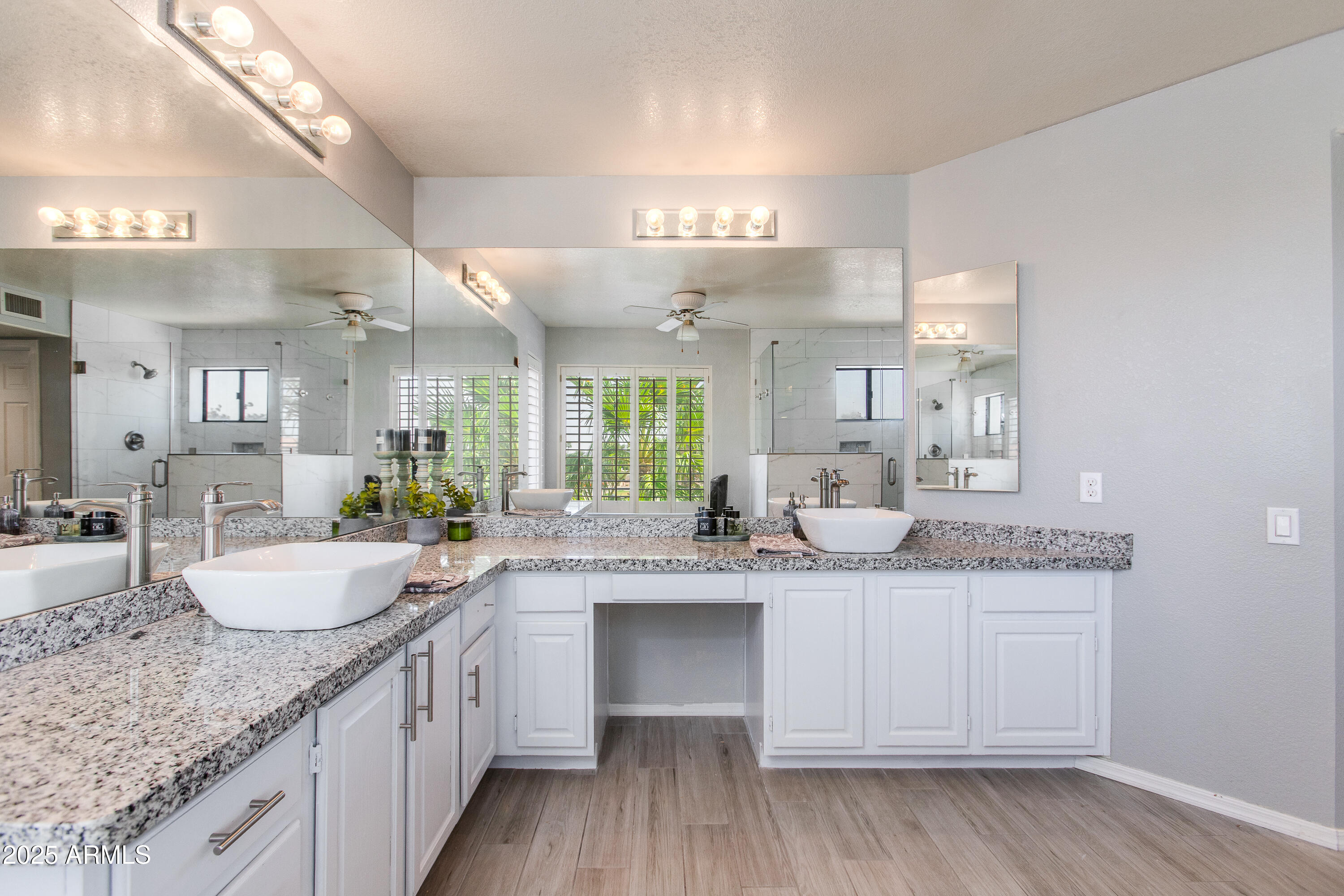 5803 E SANDRA Terrace