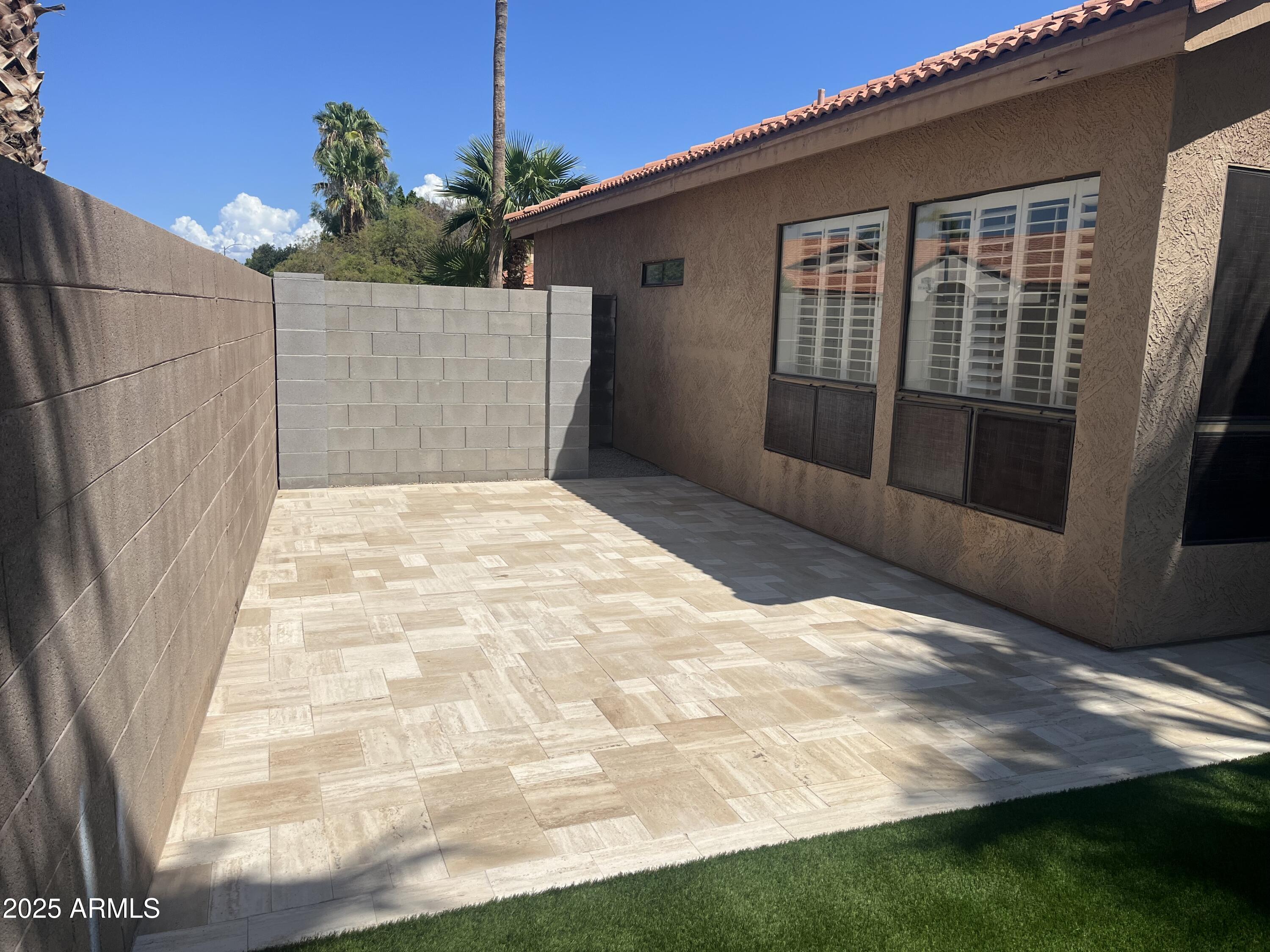 5803 E SANDRA Terrace