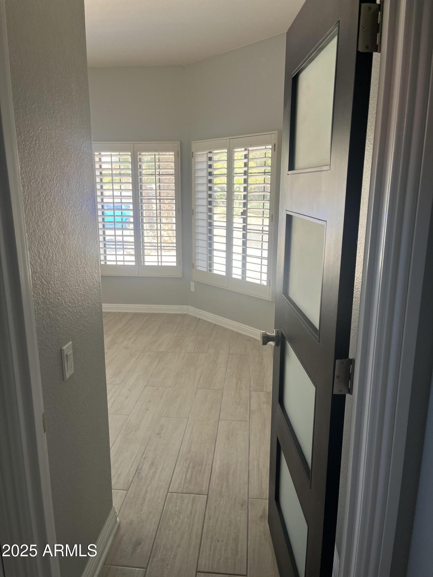 5803 E SANDRA Terrace