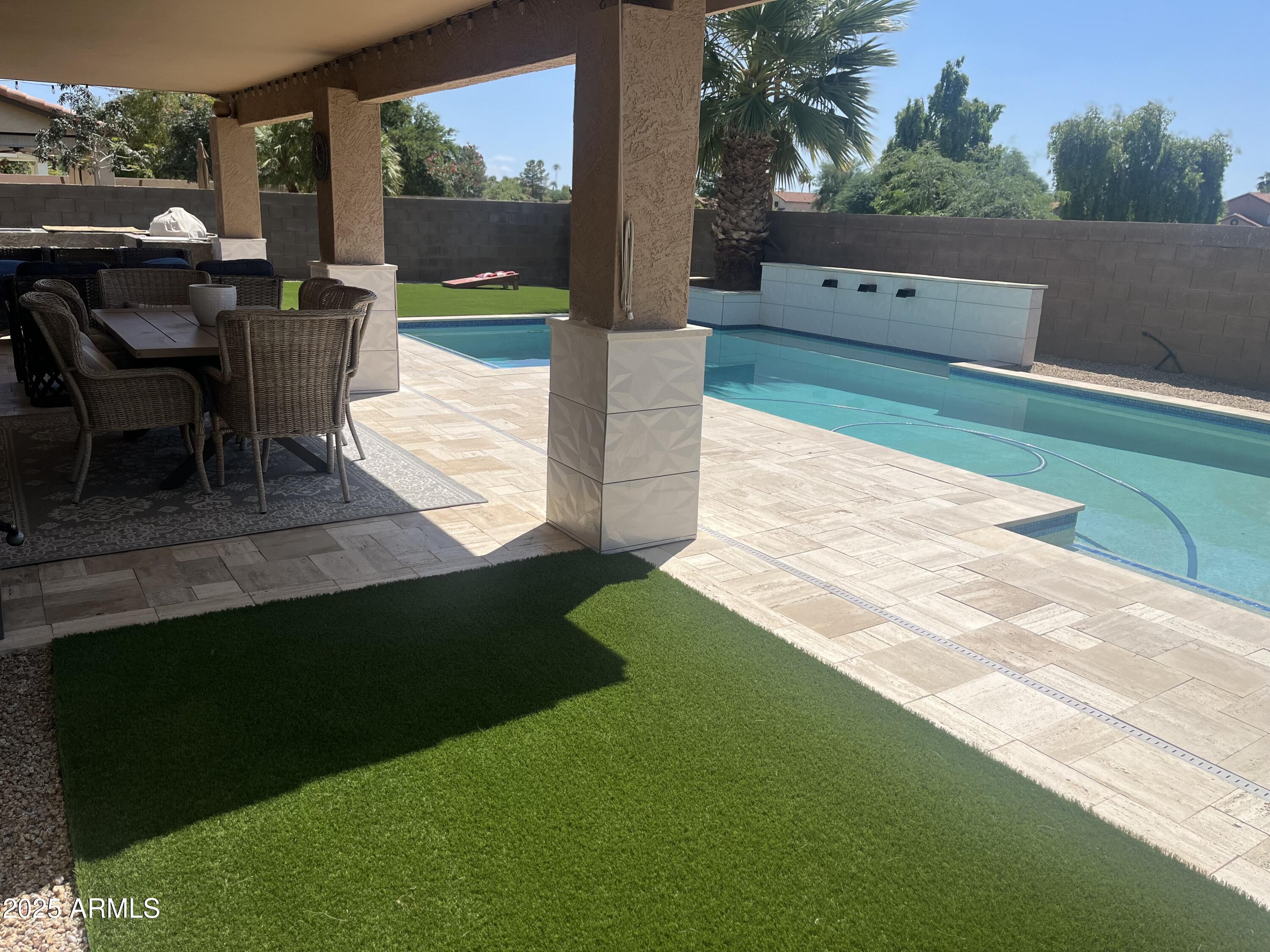 5803 E SANDRA Terrace