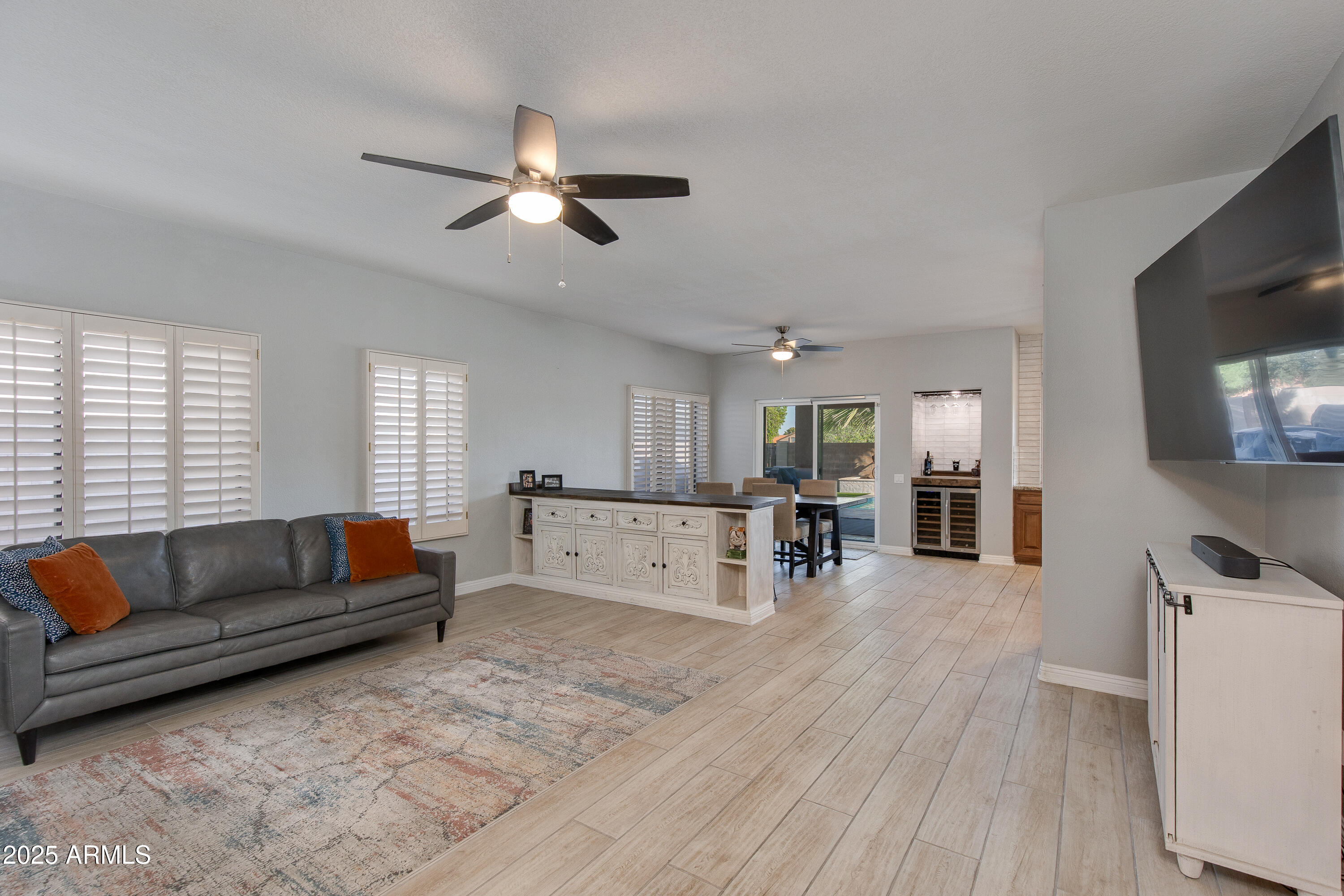 5803 E SANDRA Terrace