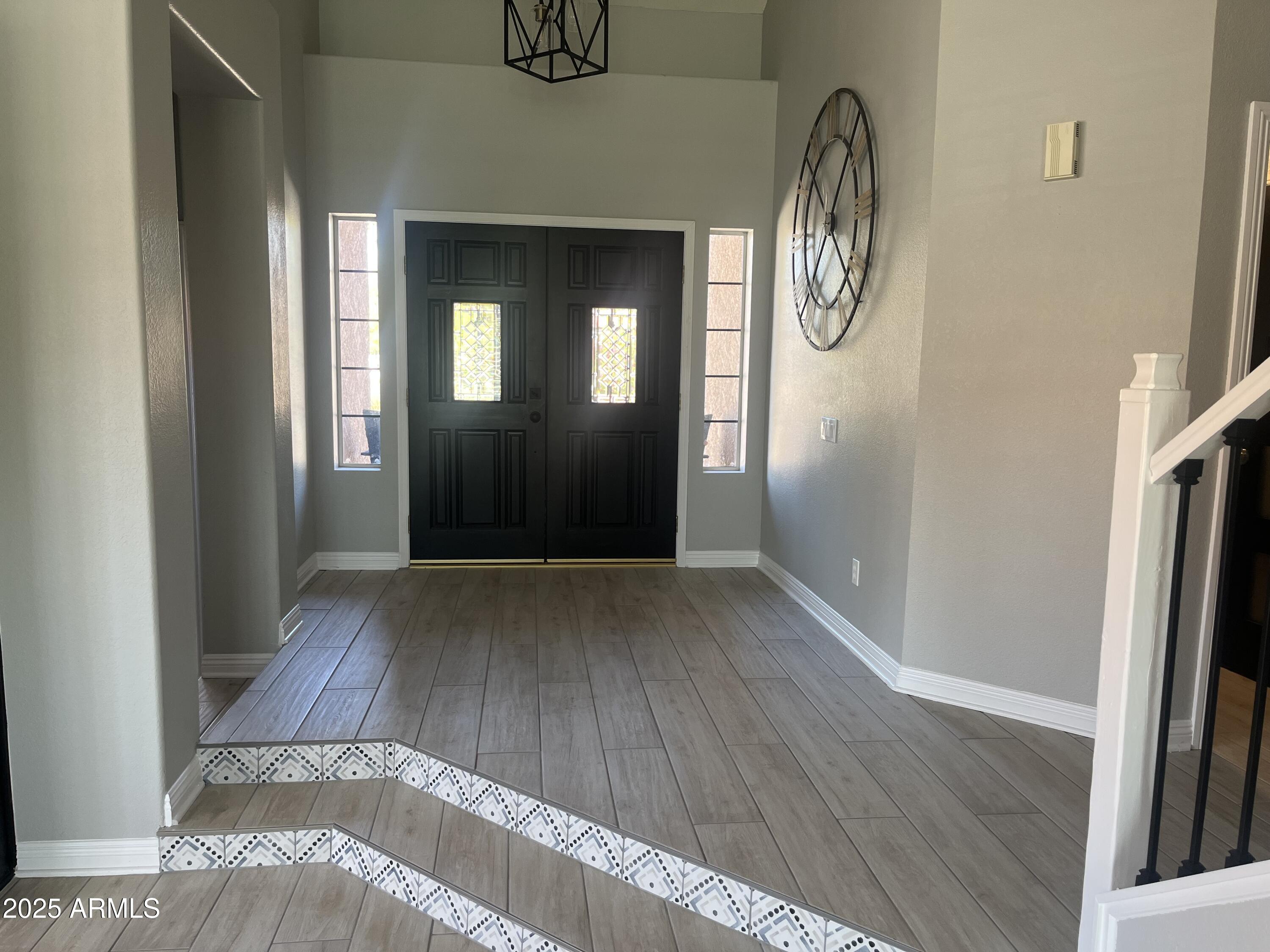 5803 E SANDRA Terrace