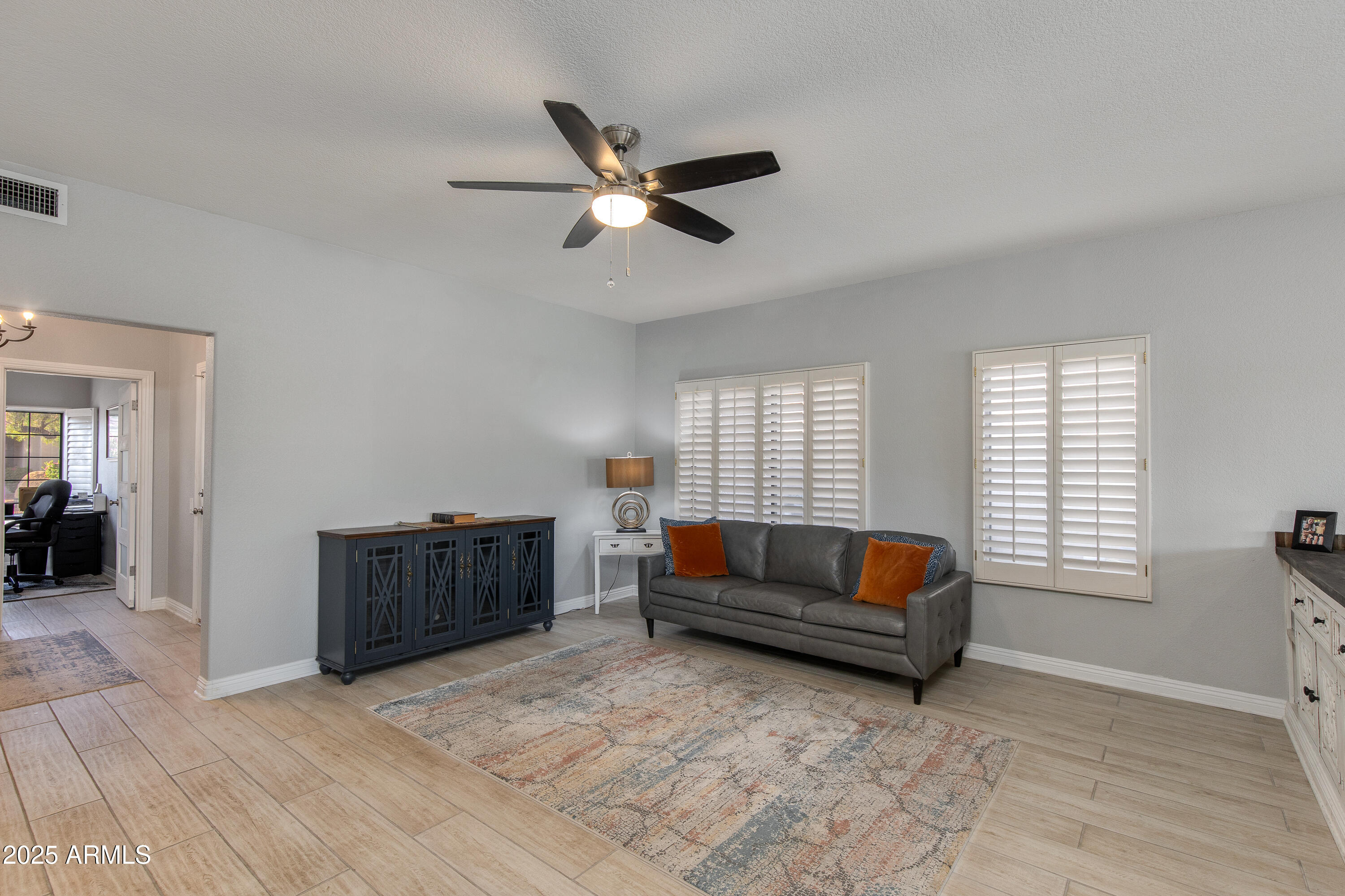 5803 E SANDRA Terrace