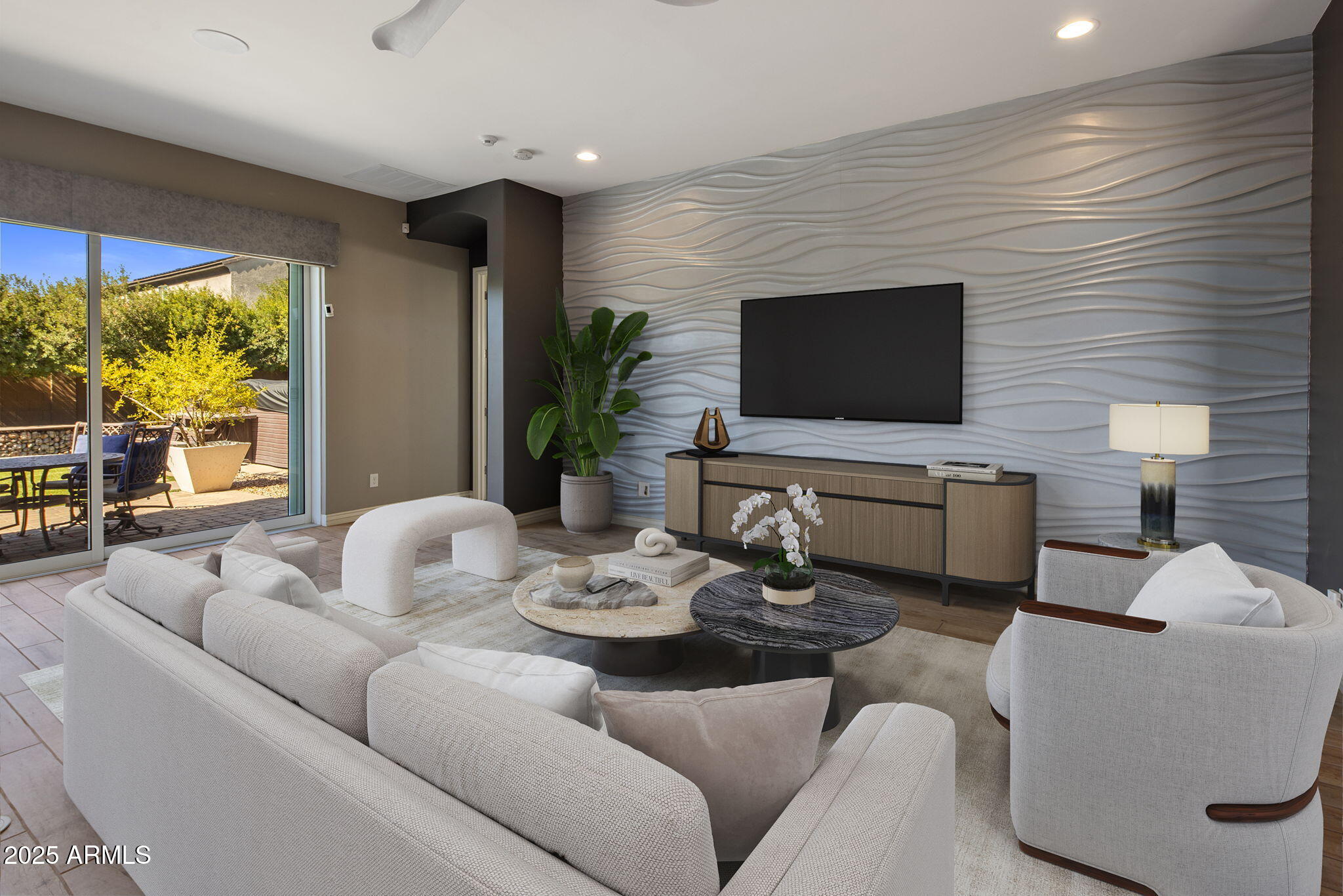 2932 E MADISON VISTAS Drive