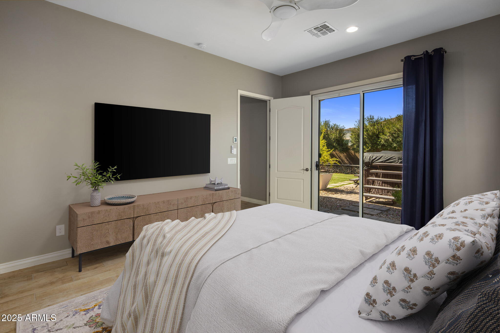 2932 E MADISON VISTAS Drive