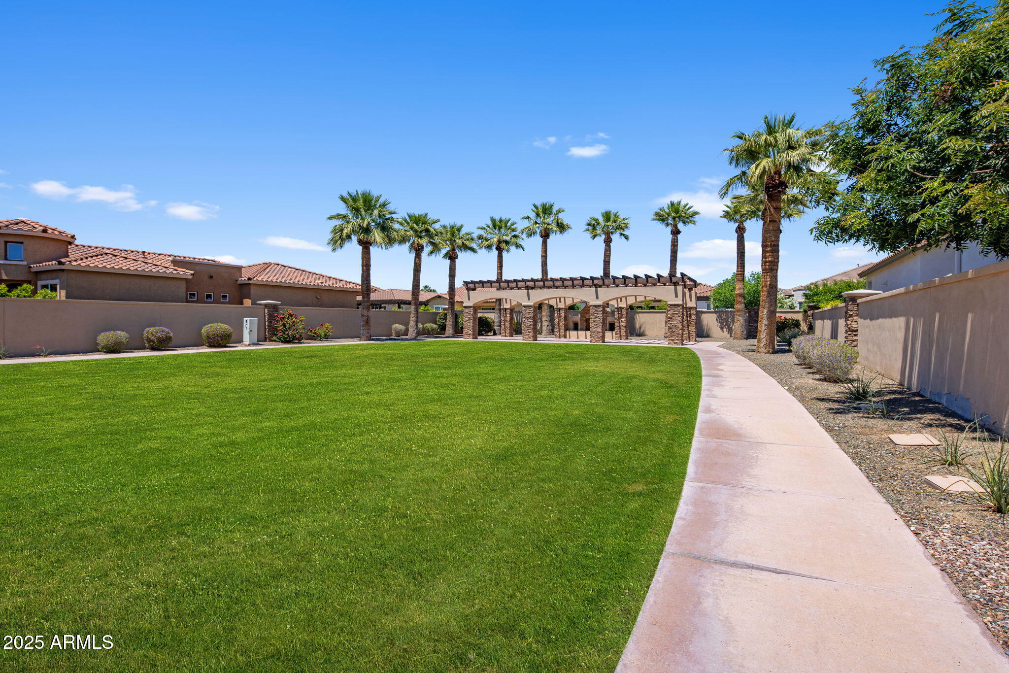 2932 E MADISON VISTAS Drive