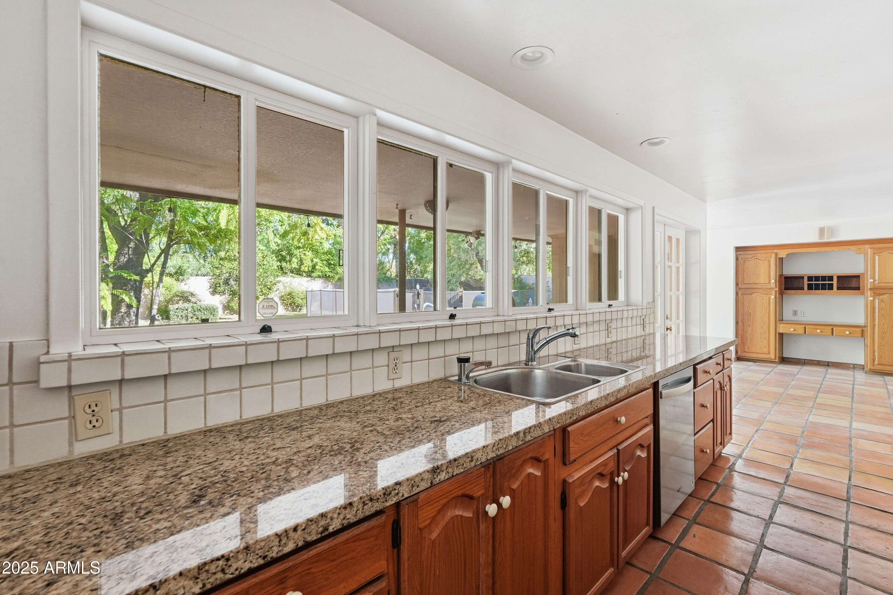 20 E NORTHVIEW Avenue