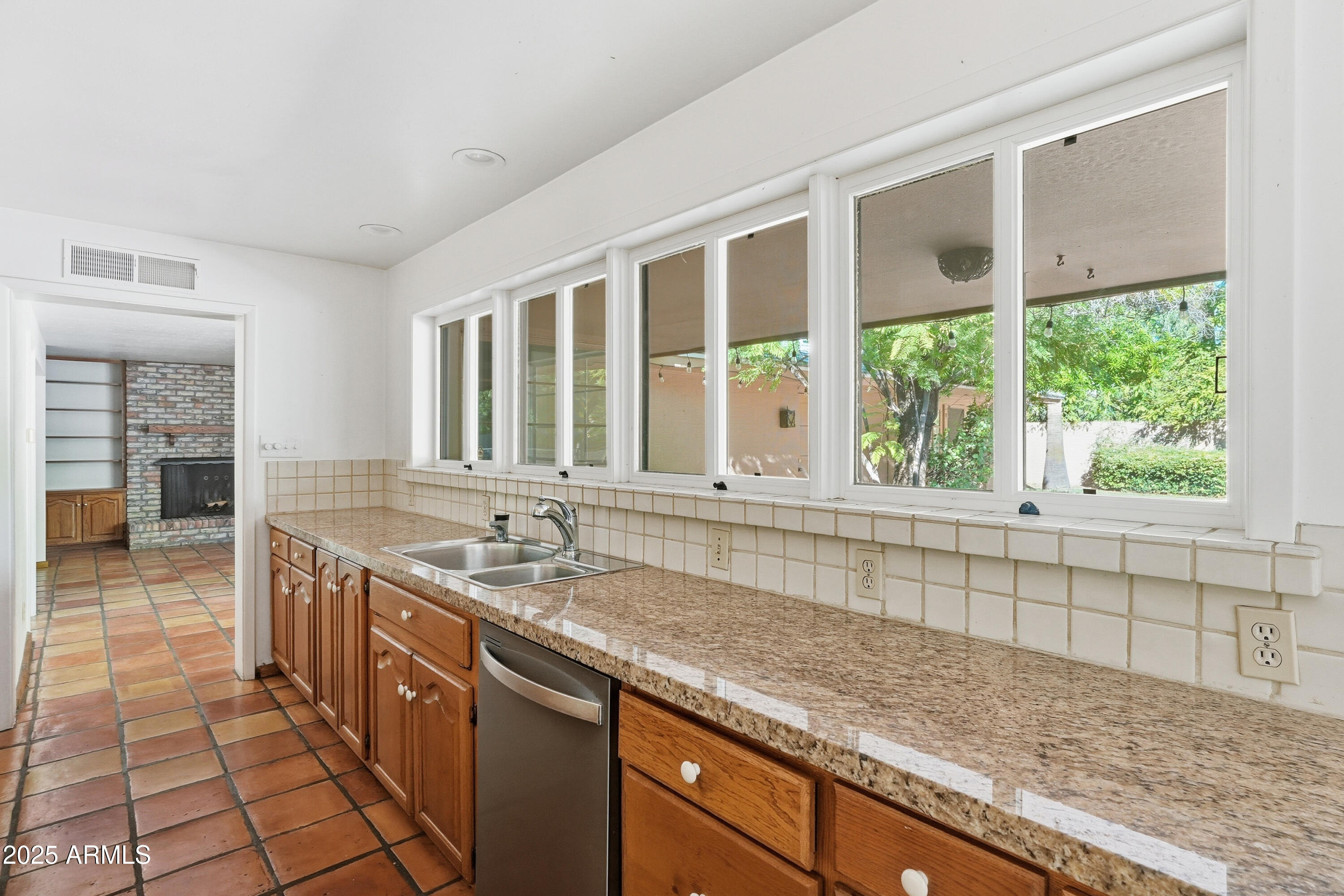 20 E NORTHVIEW Avenue