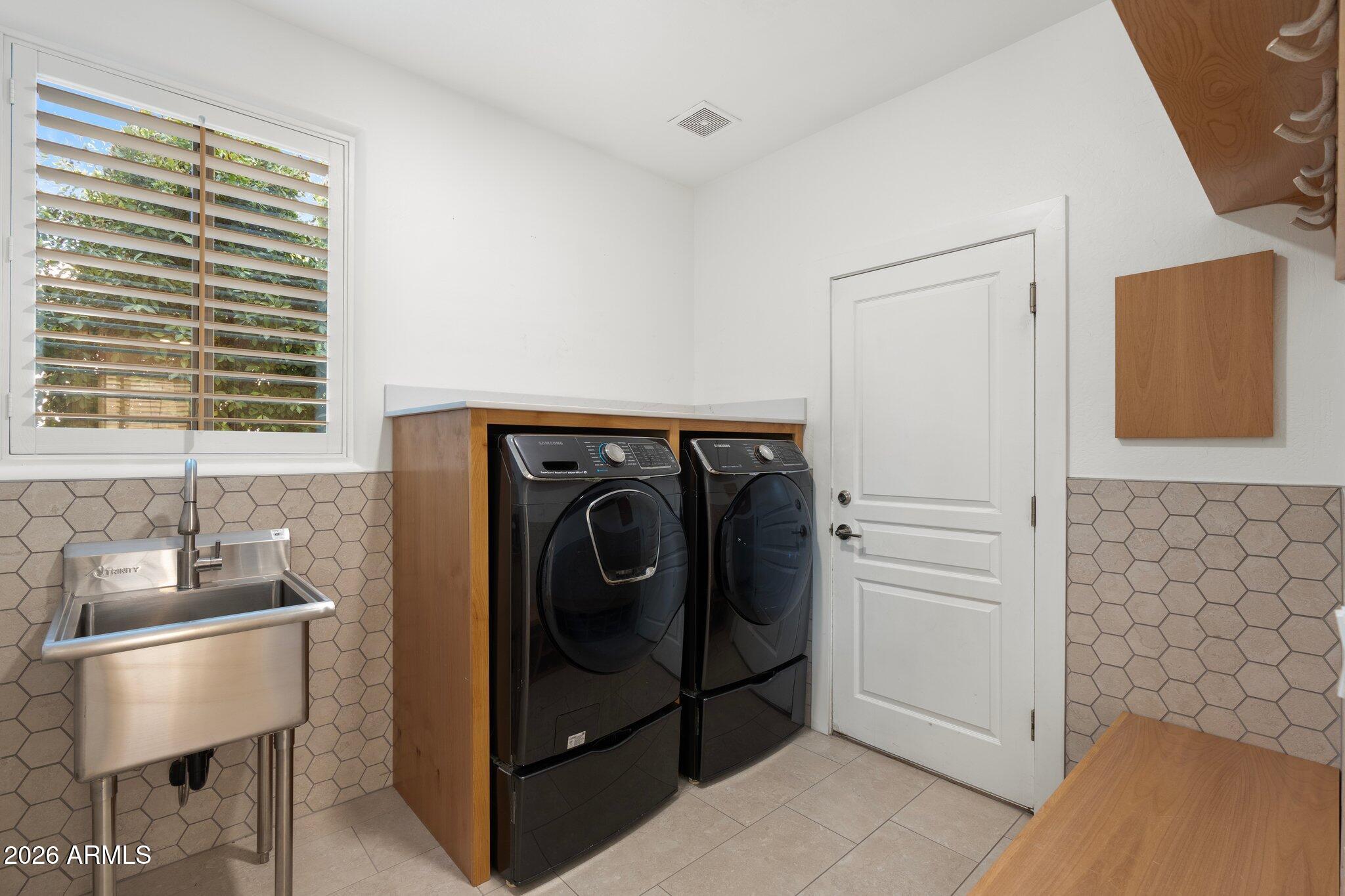 7471 E SUNNYVALE Drive