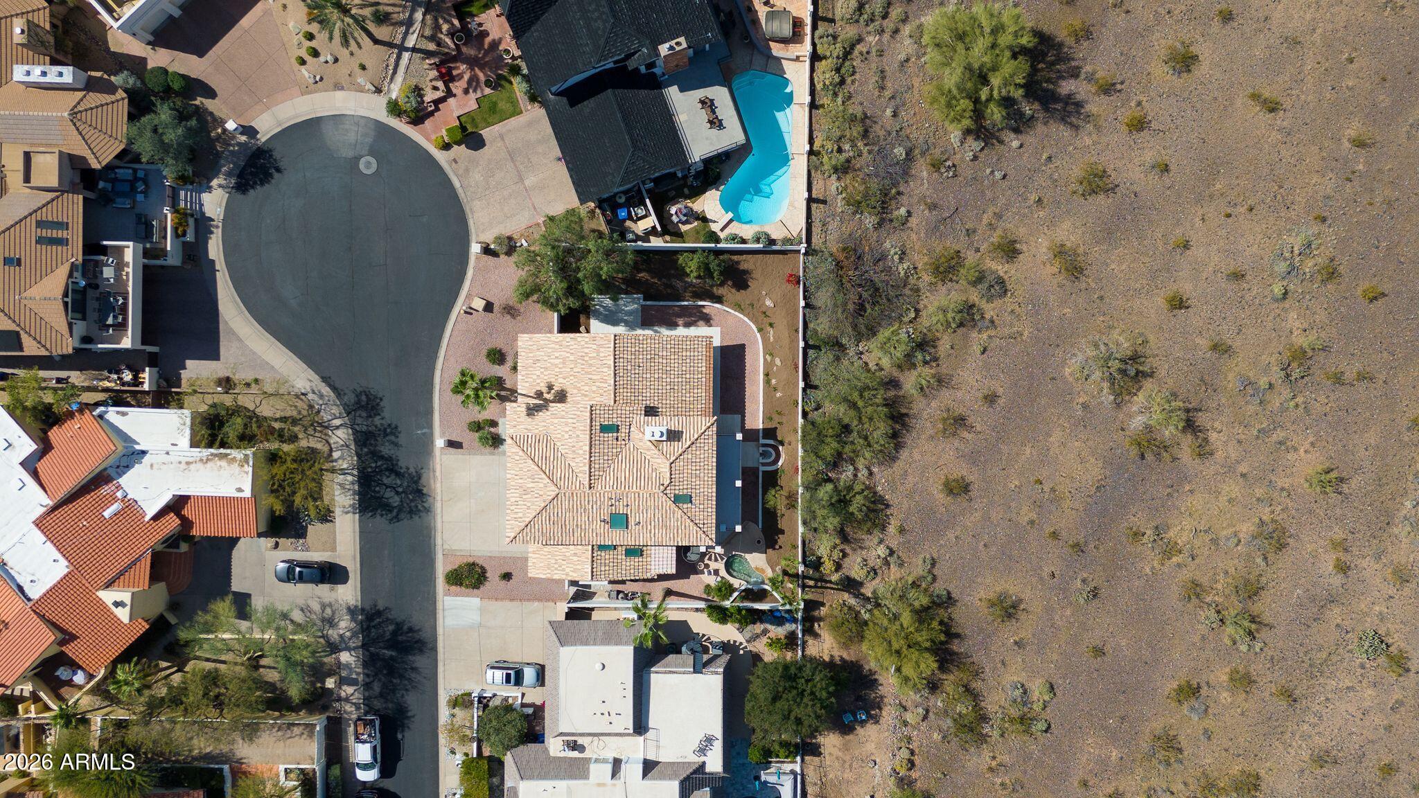 2212 E CINNABAR Avenue