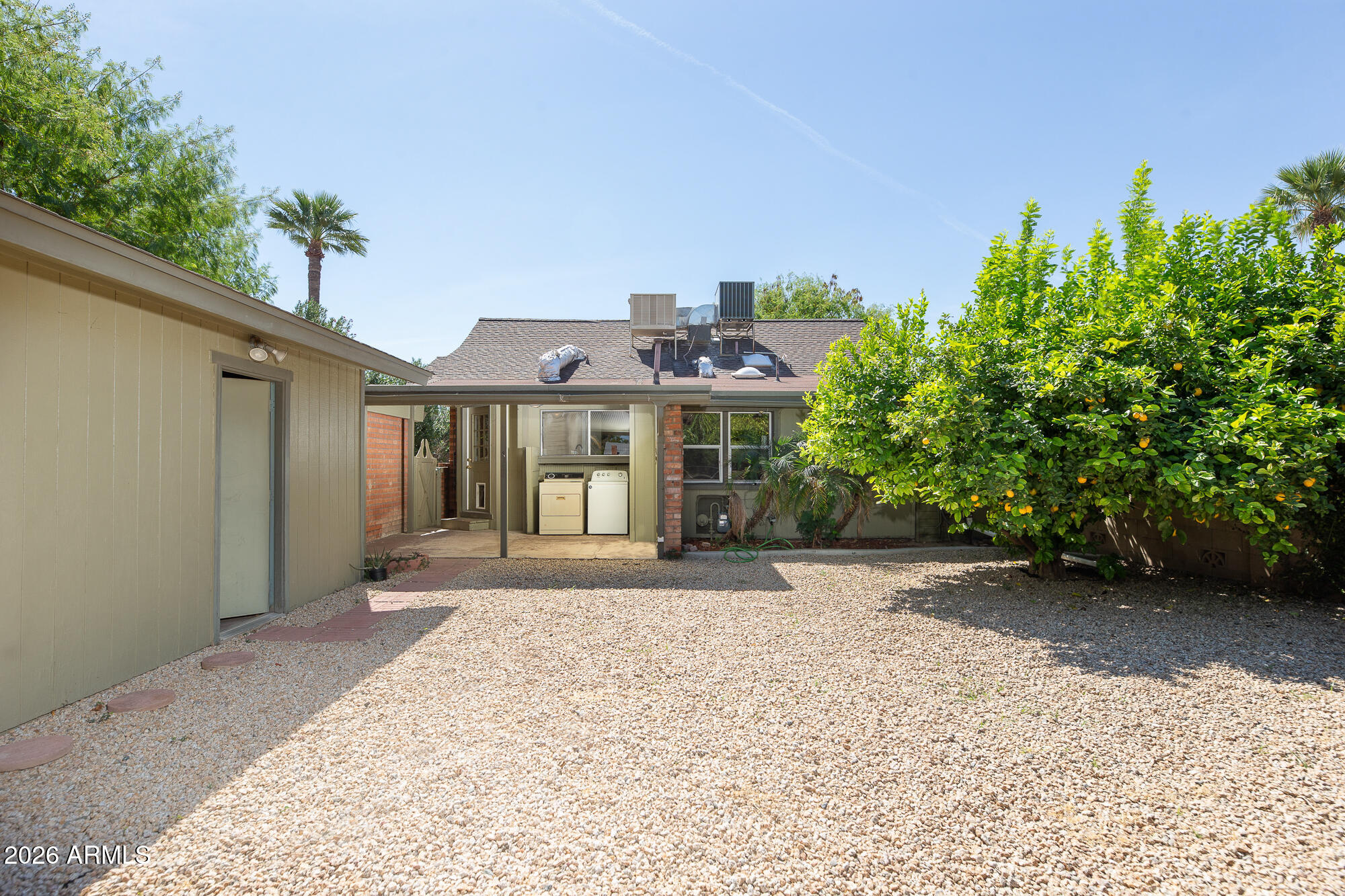 1636 E PINCHOT Avenue