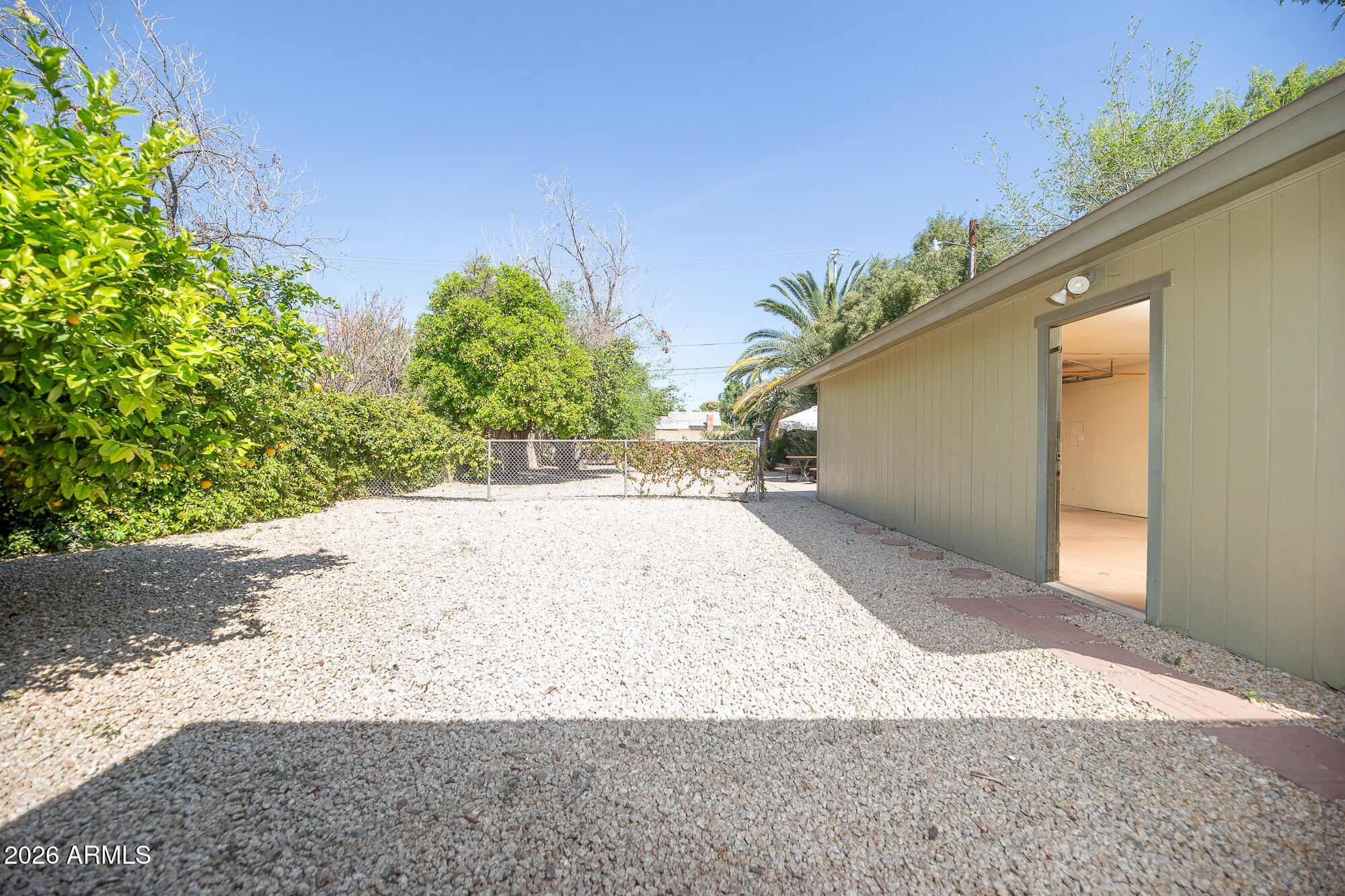 1636 E PINCHOT Avenue