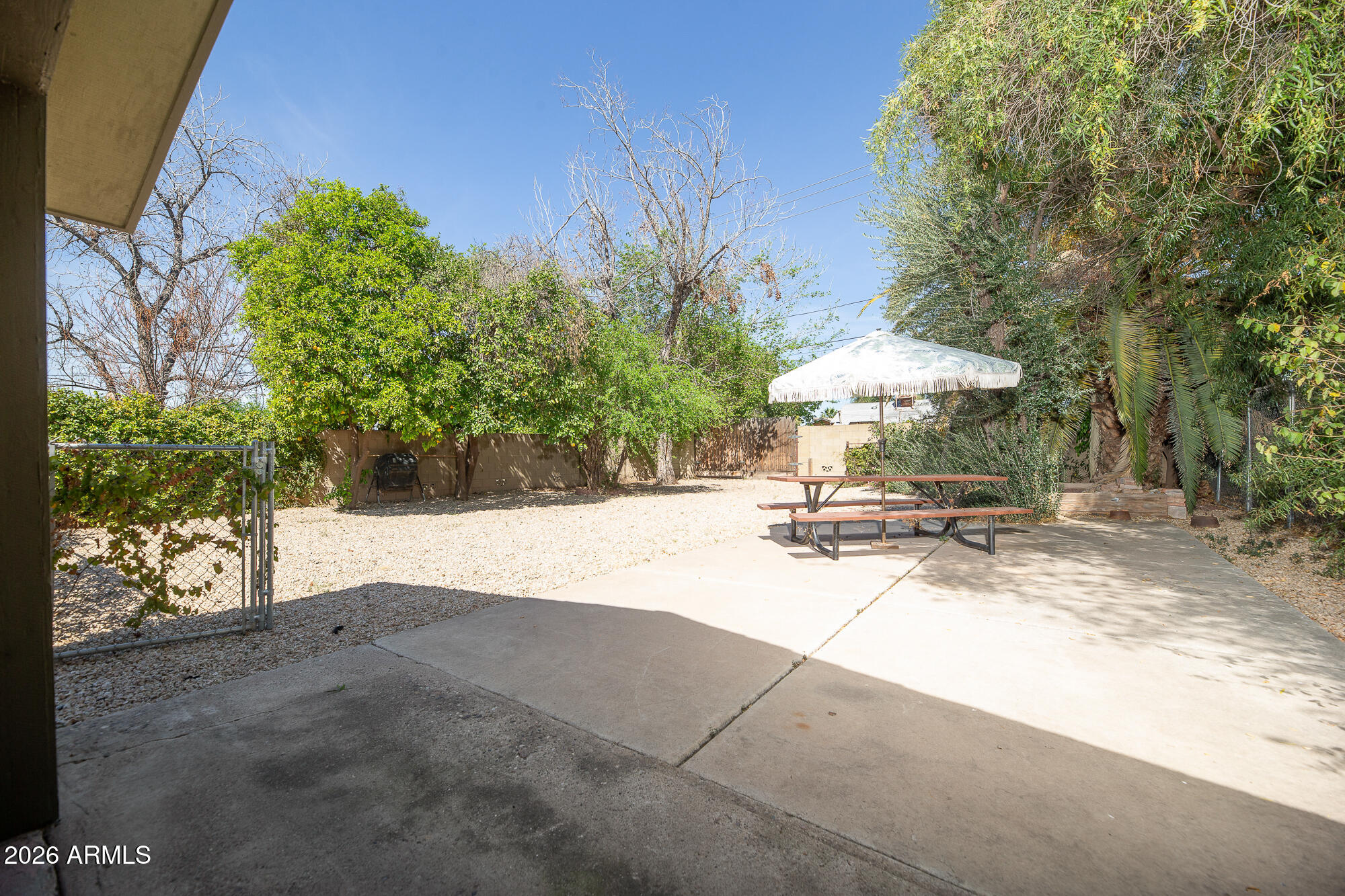 1636 E PINCHOT Avenue