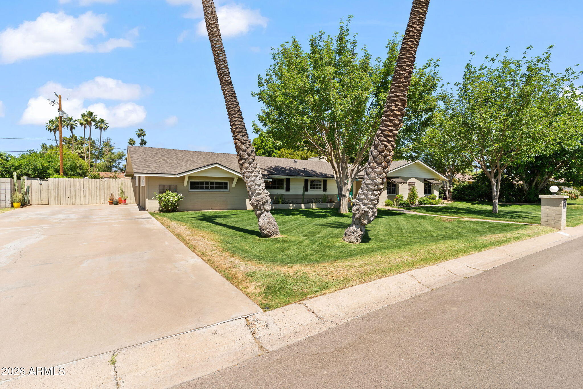 222 E HAYWARD Avenue