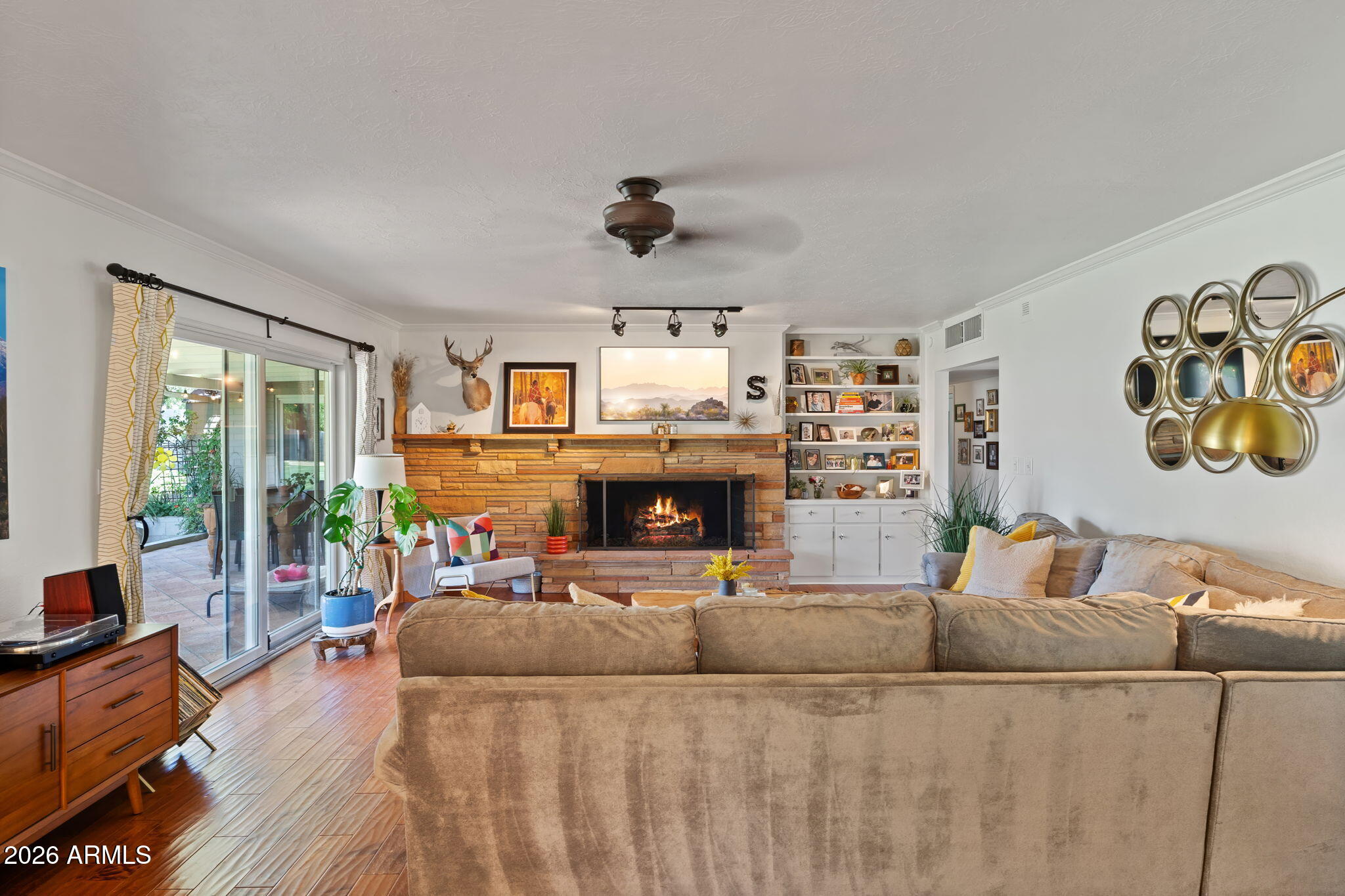222 E HAYWARD Avenue