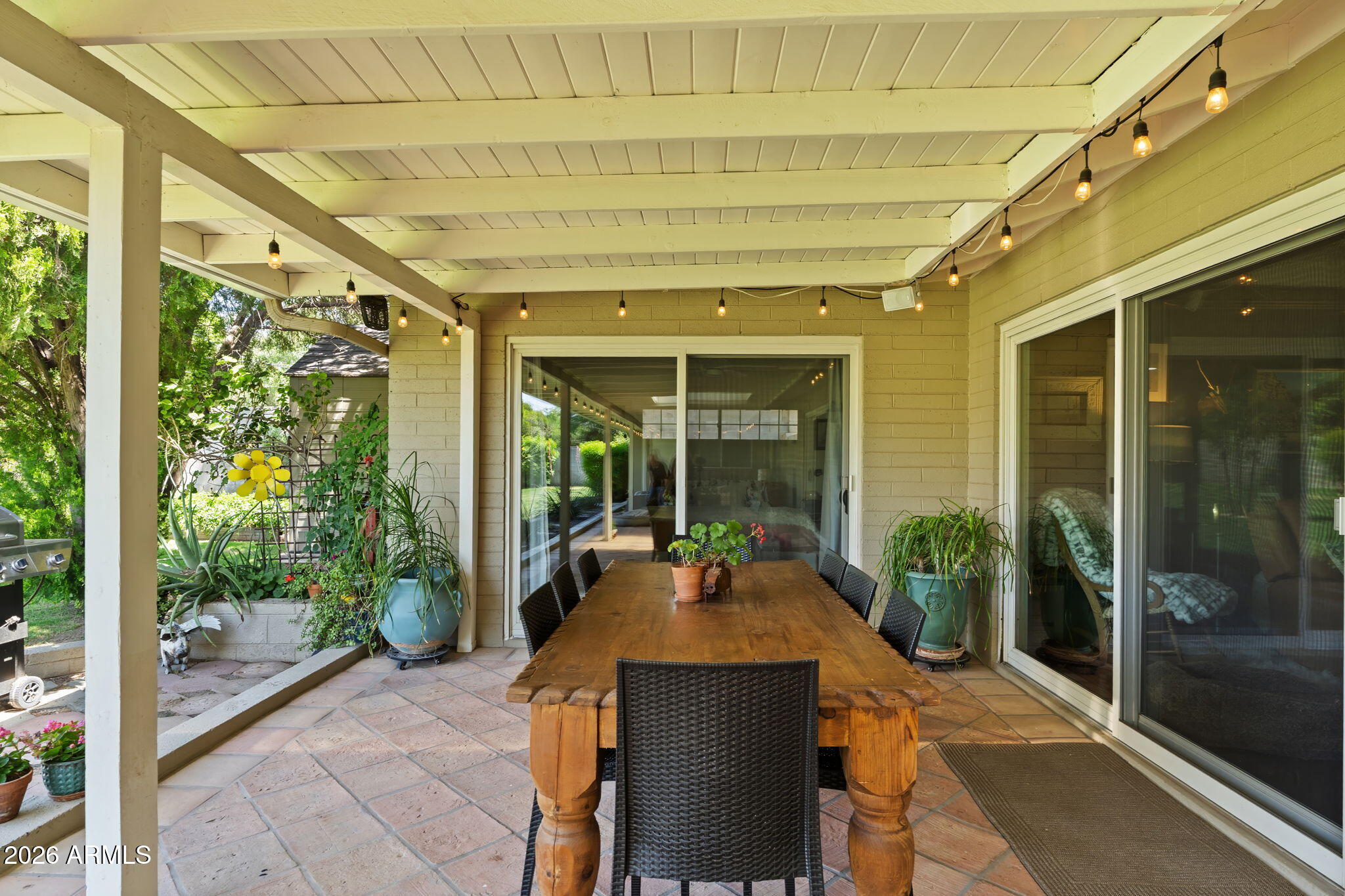 222 E HAYWARD Avenue