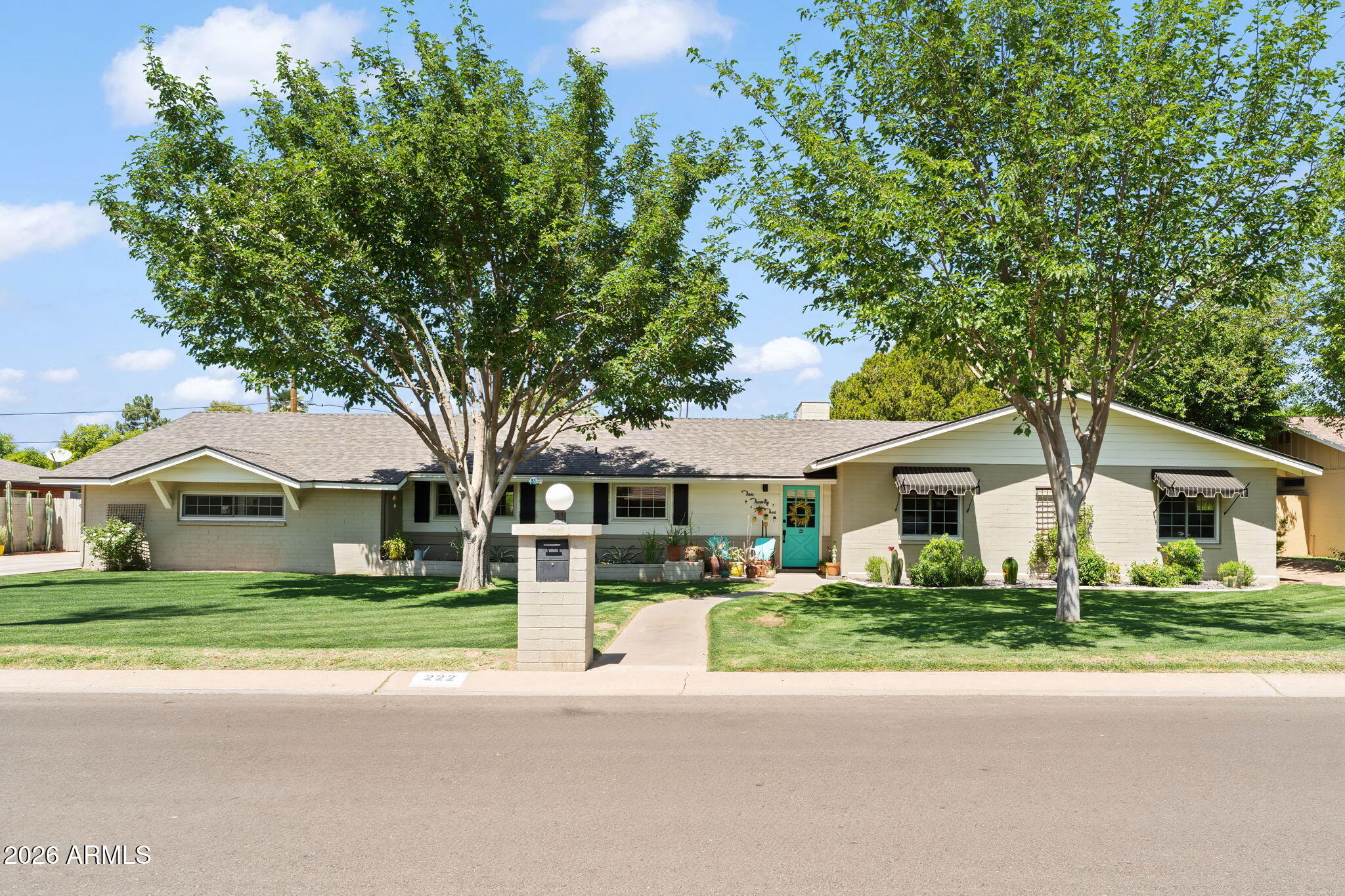 222 E HAYWARD Avenue