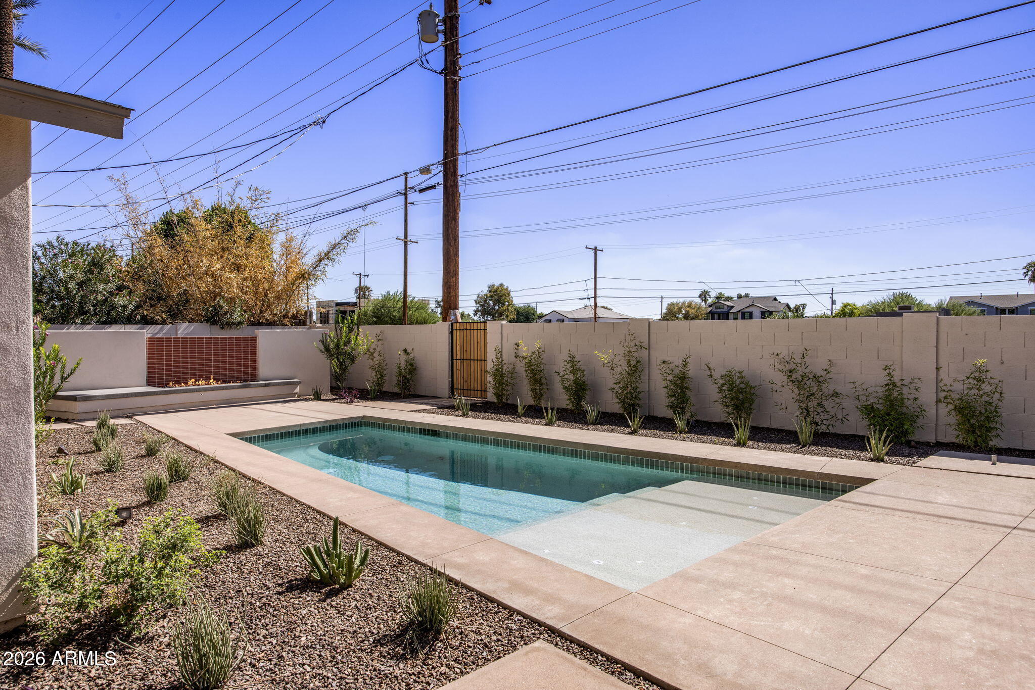 4713 E CALLE REDONDA
