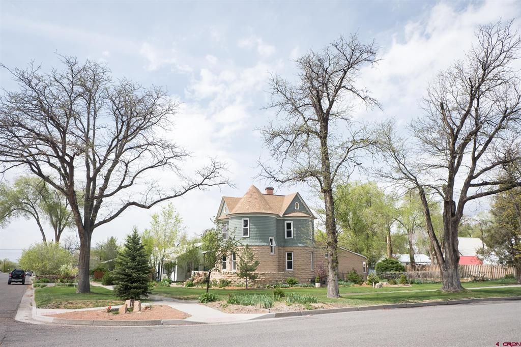 502 N Mesa Avenue