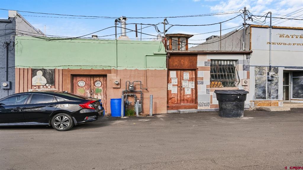 27 N Cascade Avenue