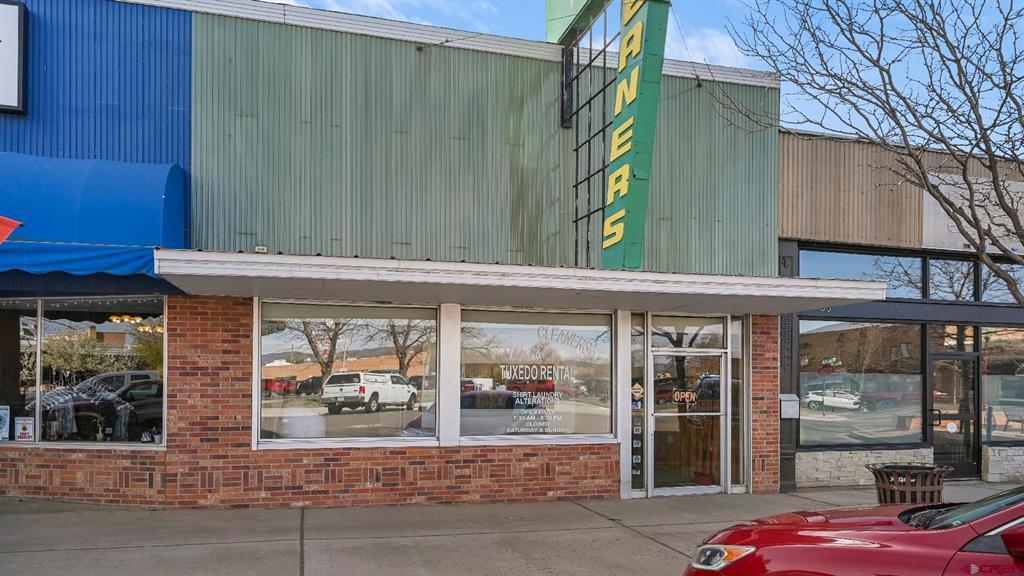 27 N Cascade Avenue