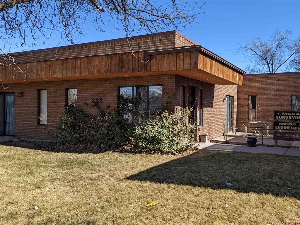 332 S 5TH Street