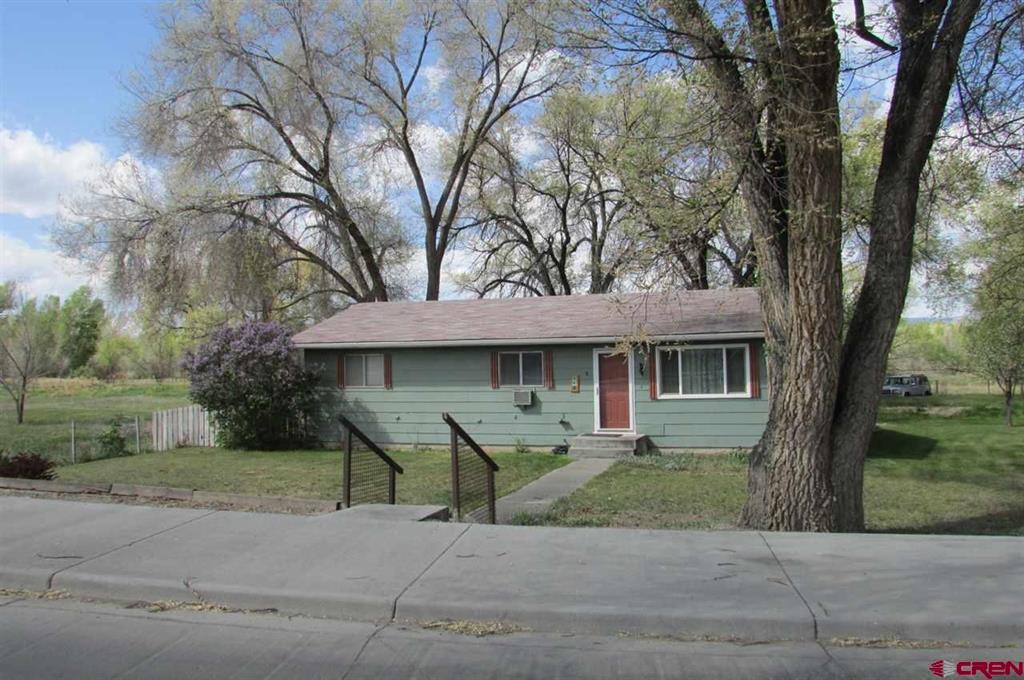 841 N Grand Avenue