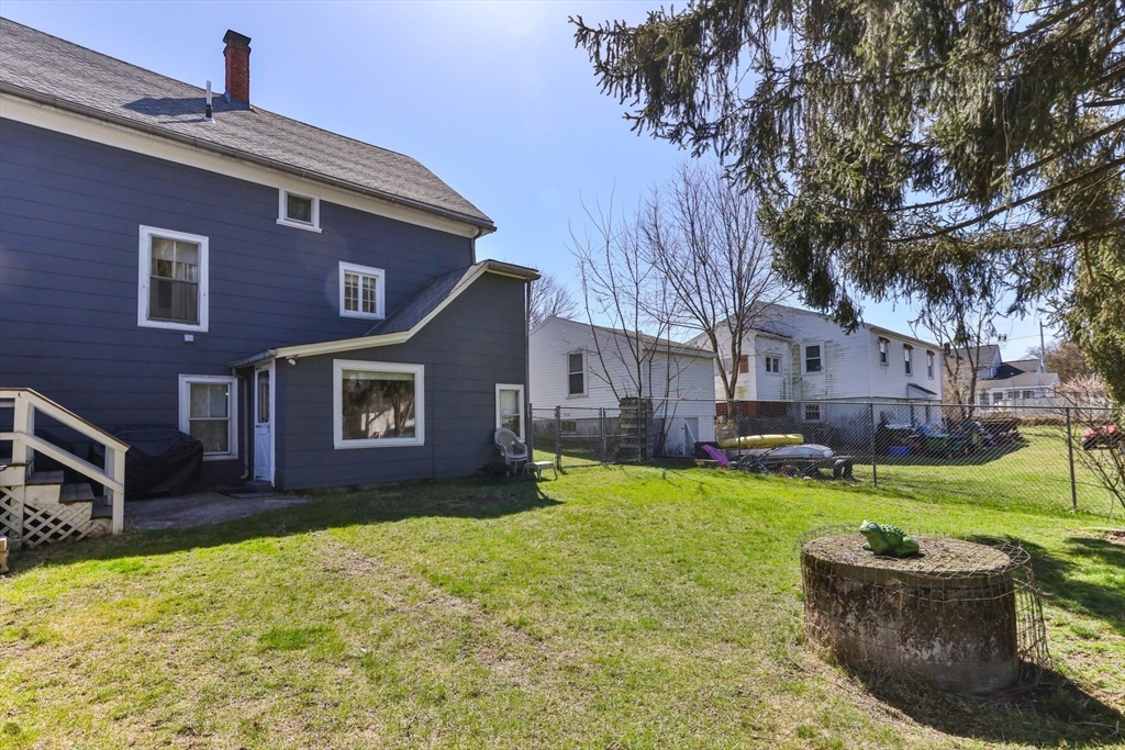 112 King St
