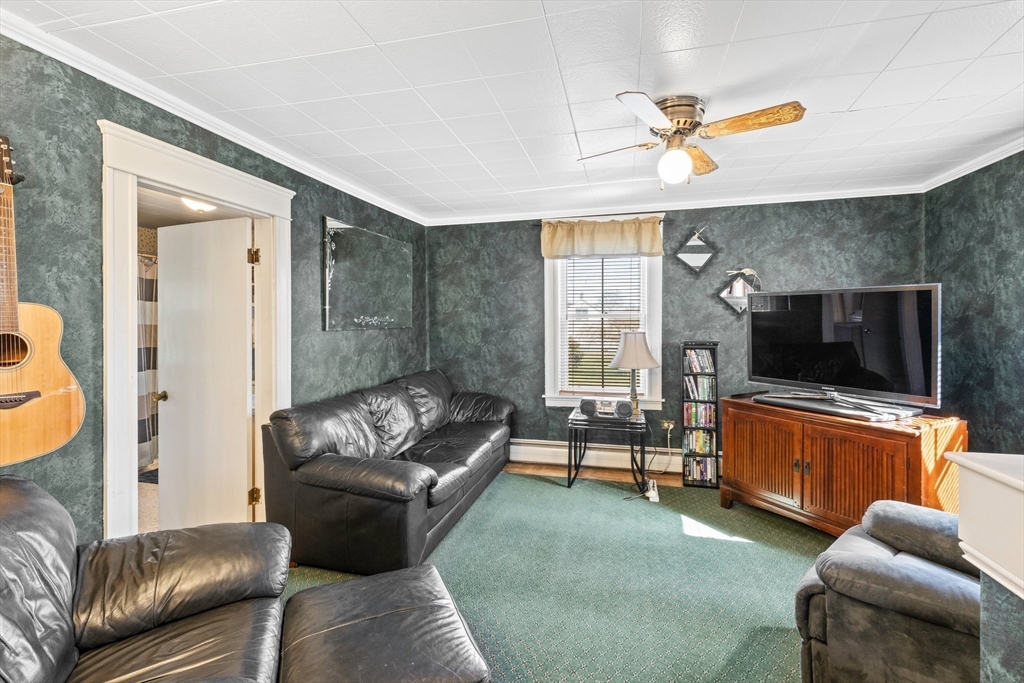 112 King St