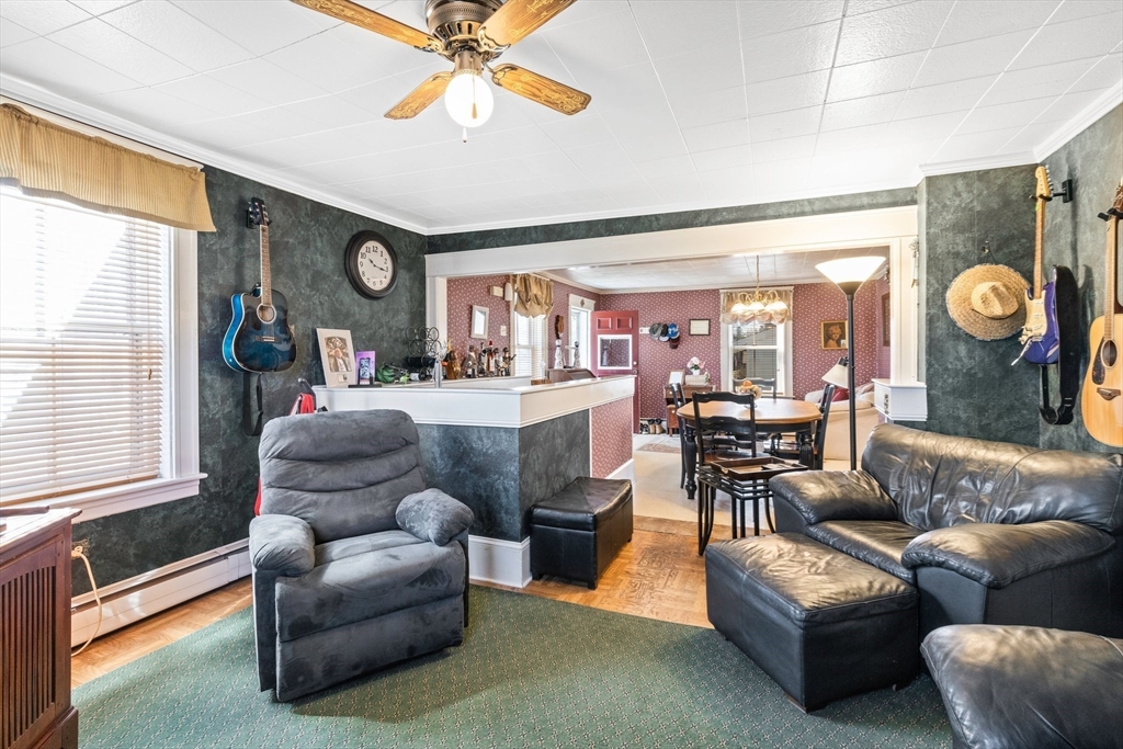 112 King St
