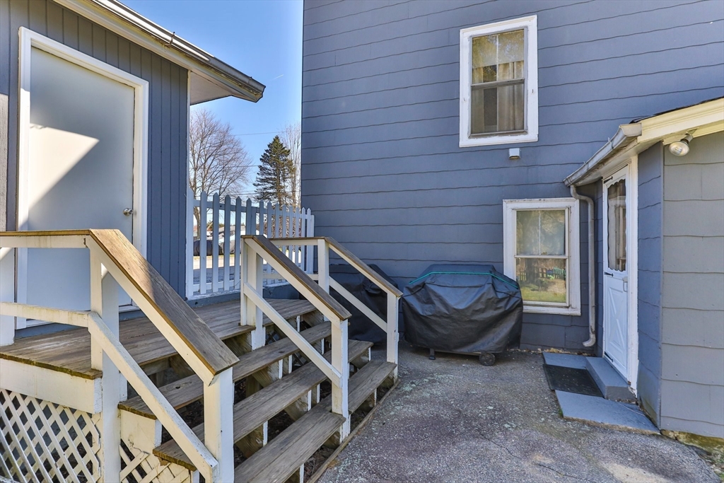 112 King St