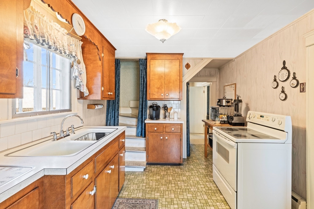 112 King St