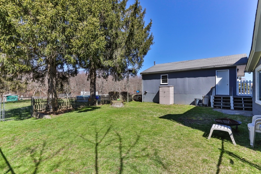 112 King St