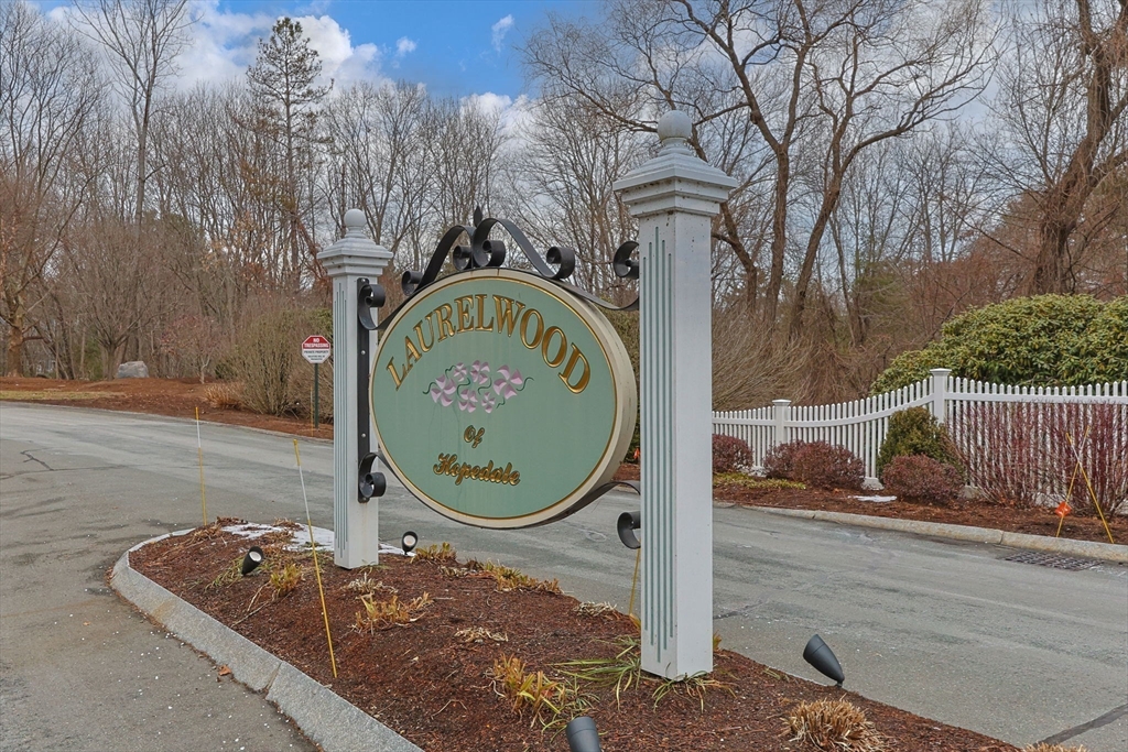 187 Laurelwood Dr # 187