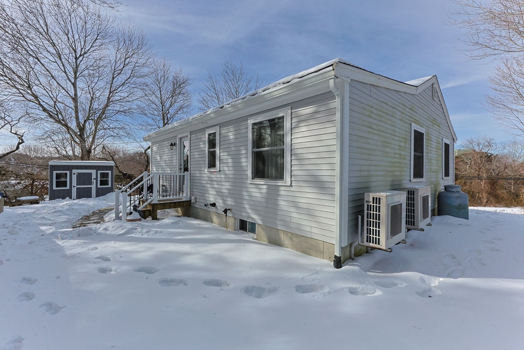 16 Town Neck Rd