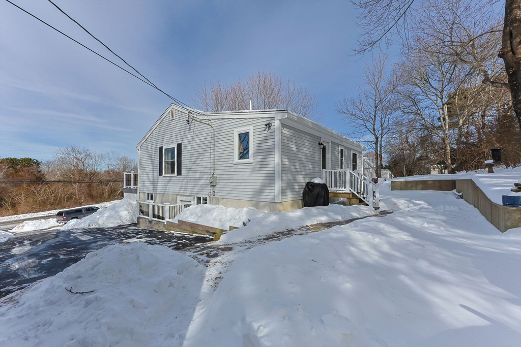 16 Town Neck Rd