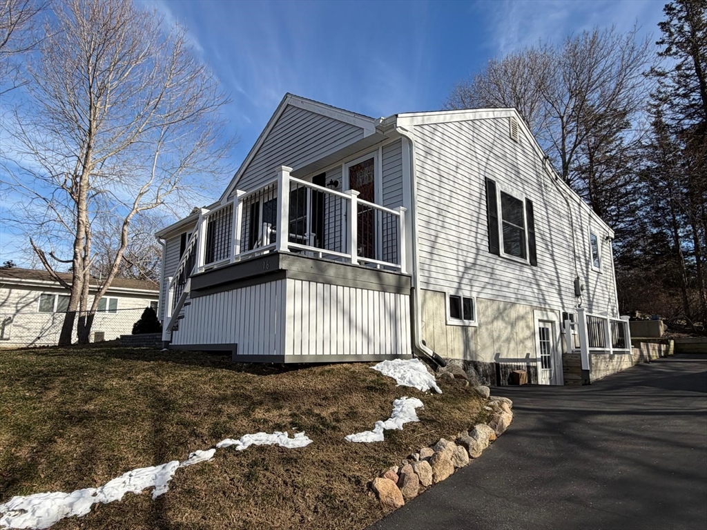 16 Town Neck Rd
