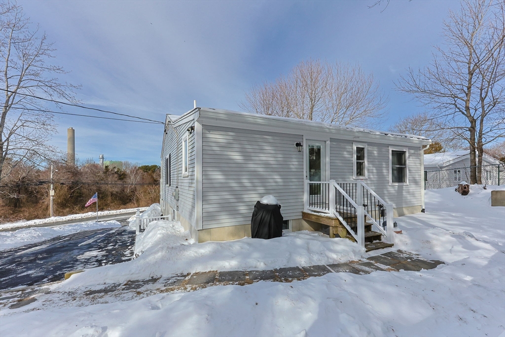 16 Town Neck Rd