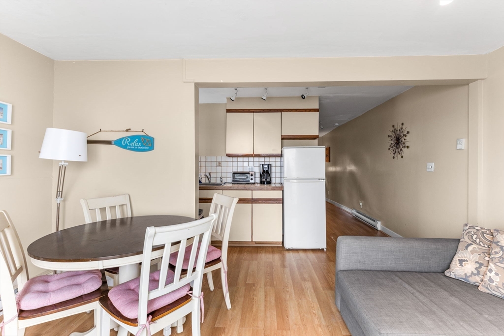 538 Shore Rd # 4